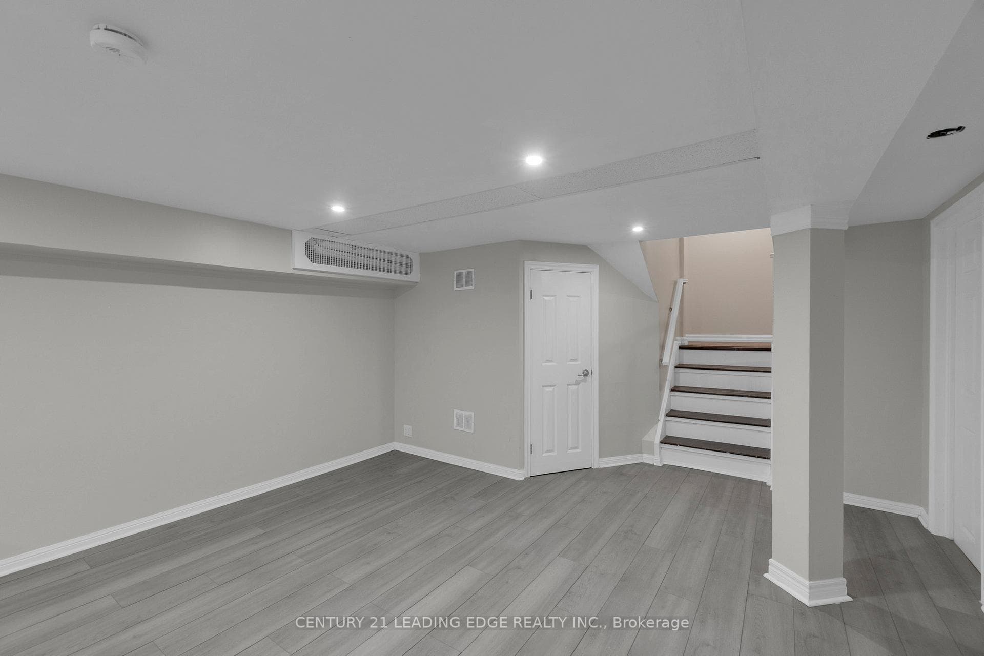 35 Benton Street photo 14