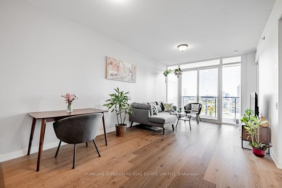 90 Park Lawn Road Unit 1509 photo 6