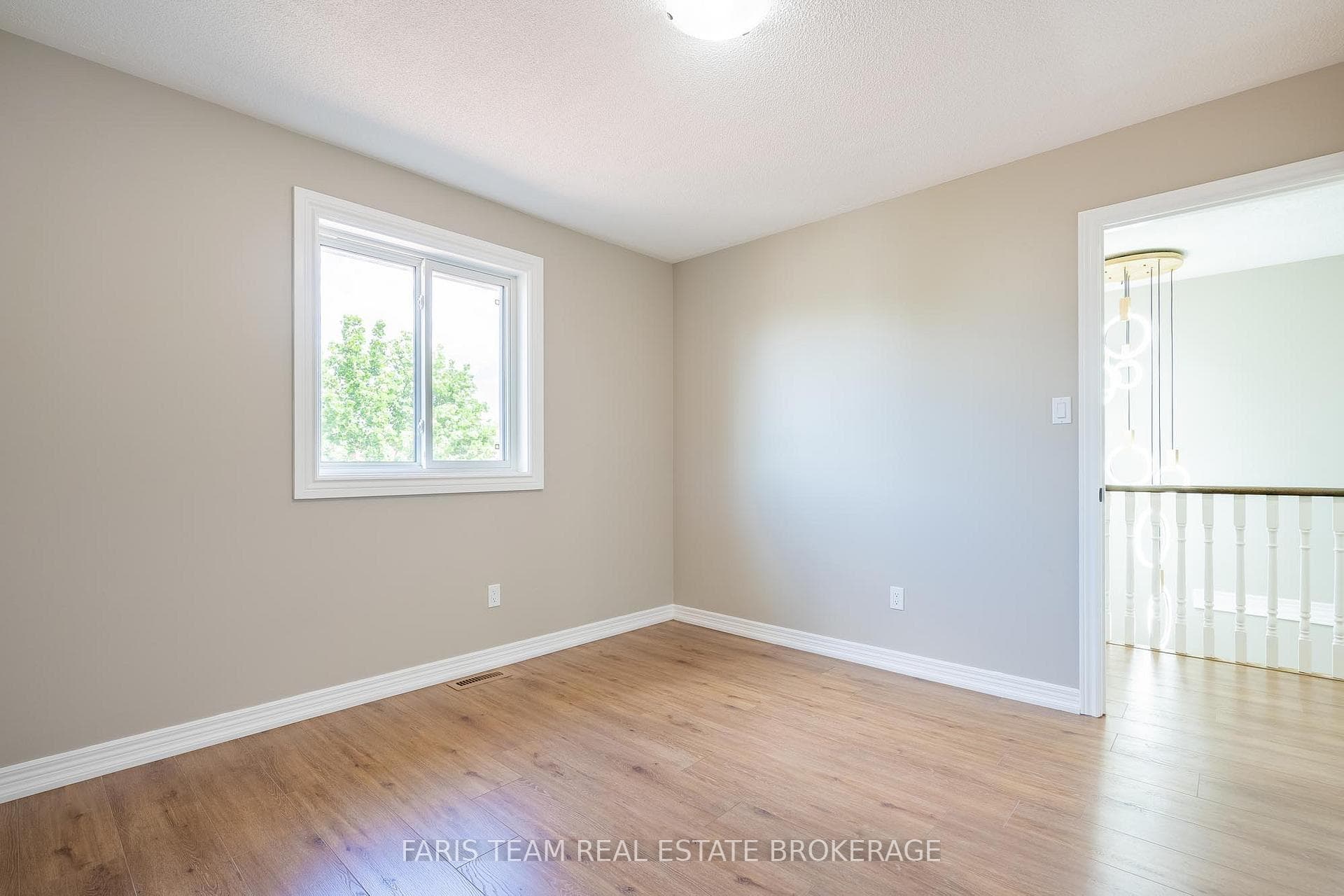 186 Ferndale Drive photo 23