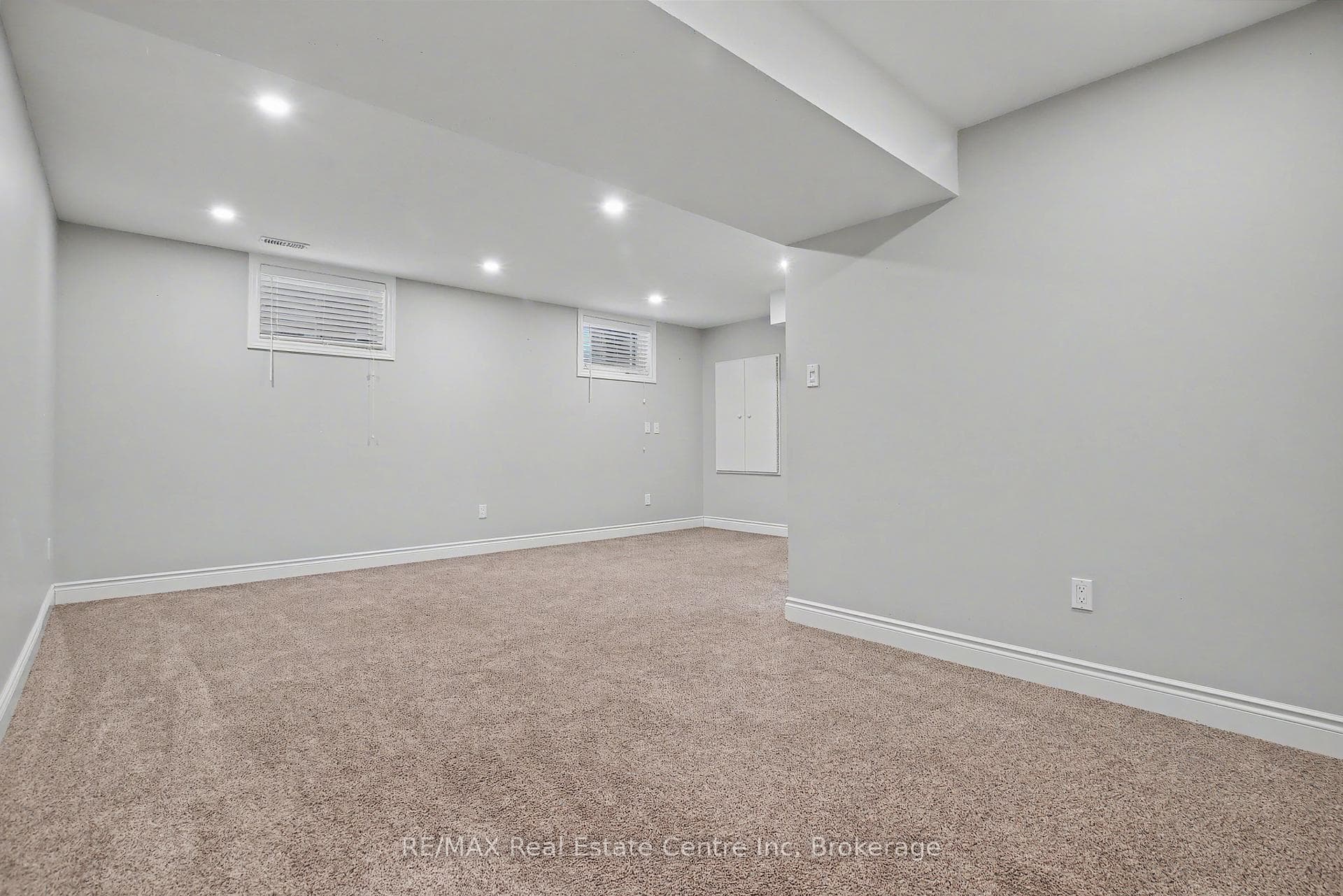 158 Kemp Crescent photo 28