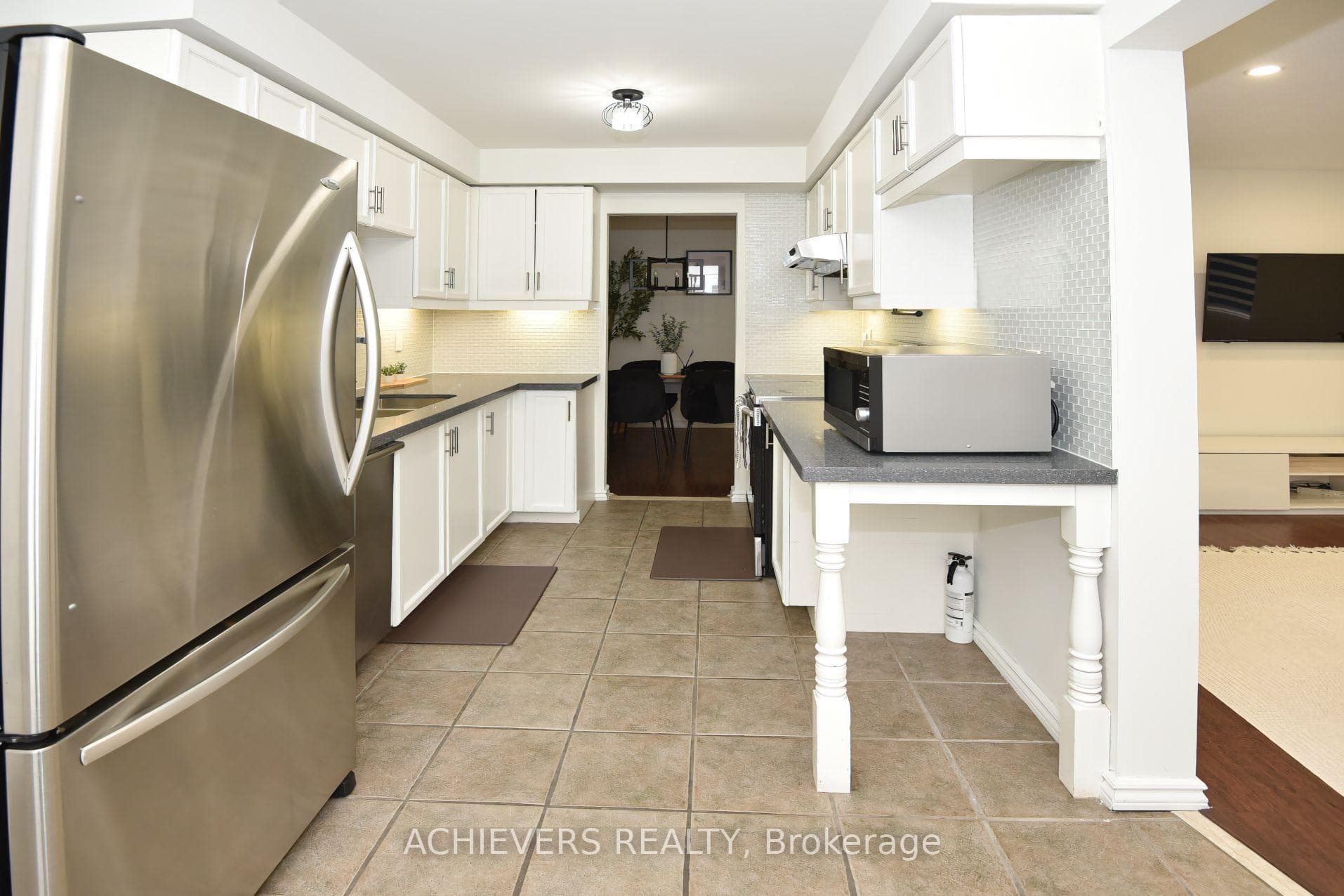 19 Mccullock Crescent photo 18