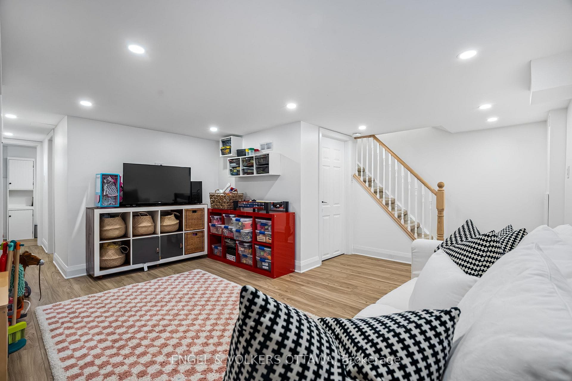 817 Lyon Street photo 43
