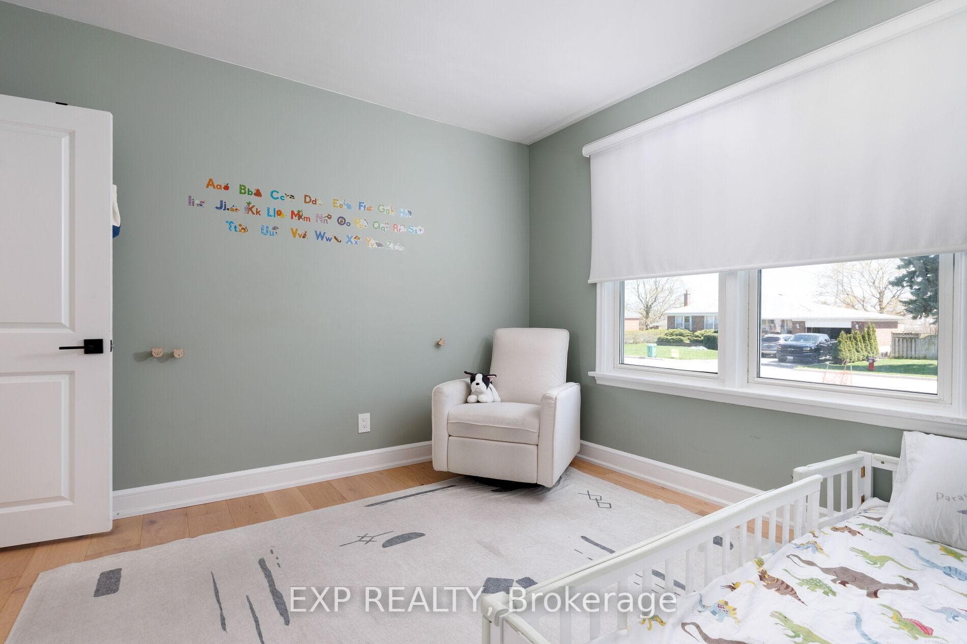 1761 Coram Crescent photo 19