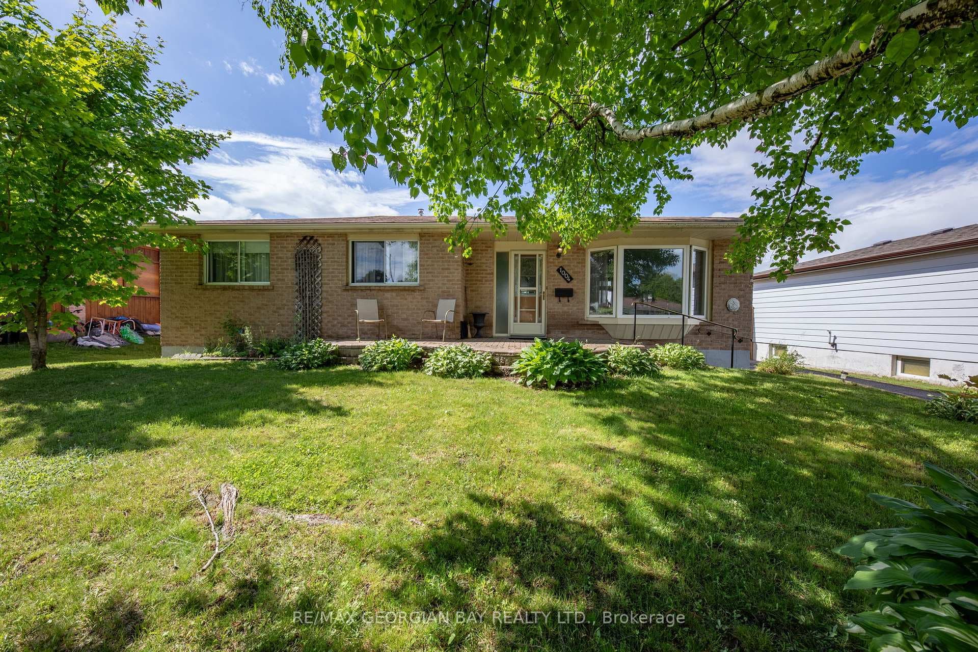 1004 Glen Bogie Crescent photo 2