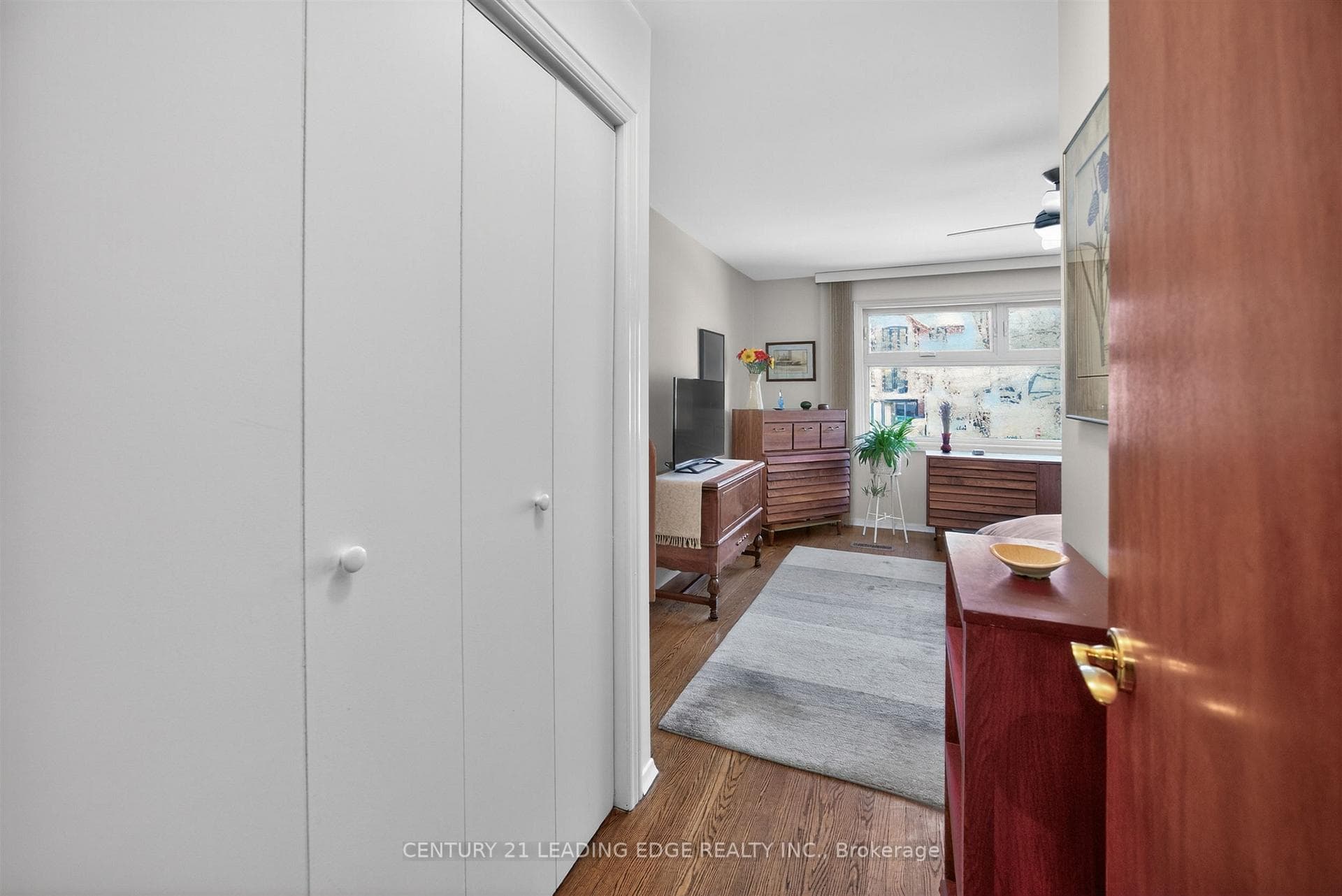 130 Silver Birch Avenue photo 23