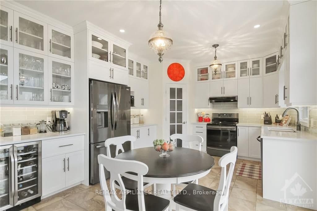 24 SHAWGLEN Way photo 11