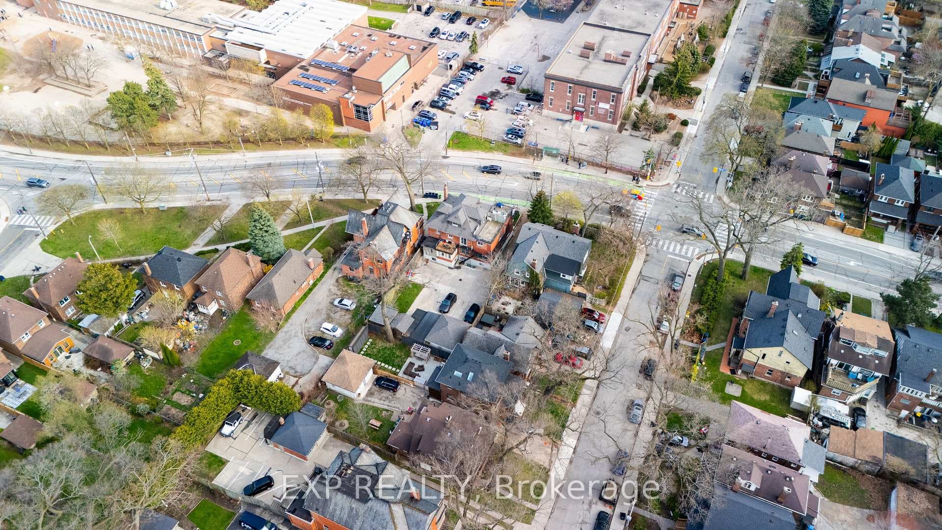 354 Annette Street photo 38