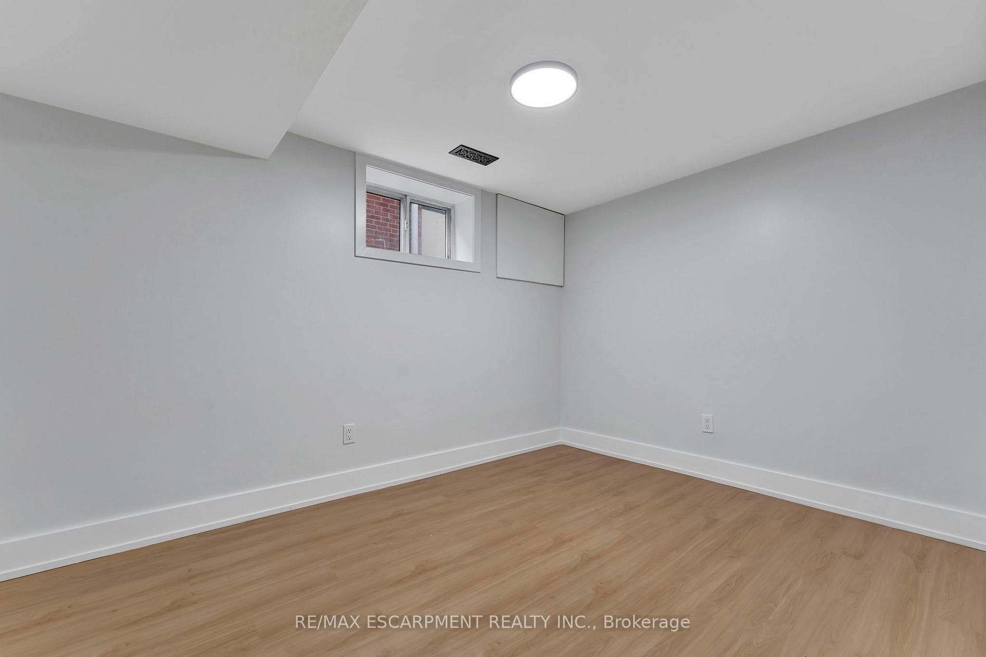 47 MacDonald Avenue photo 31