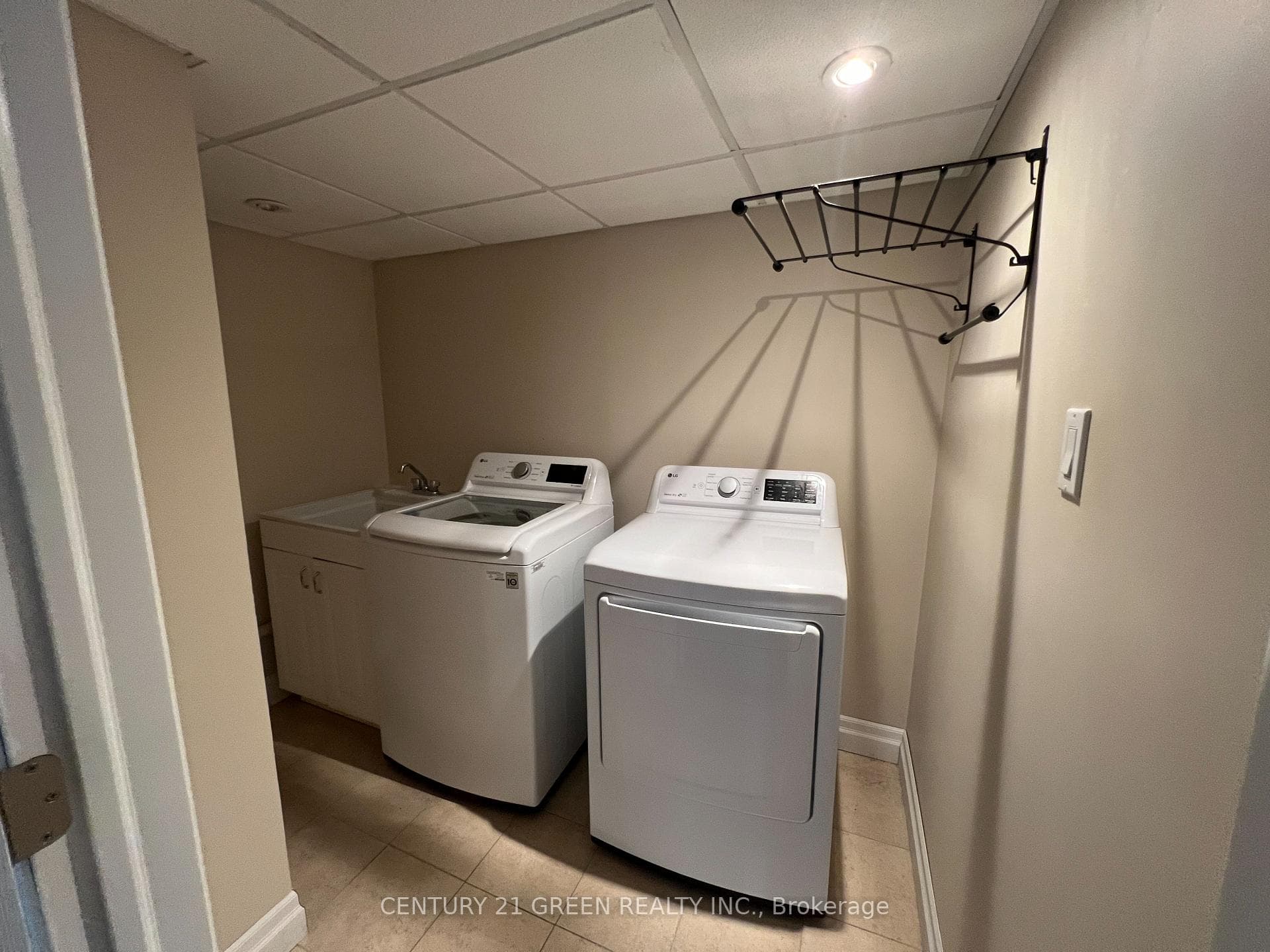 6 Coolspring Crescent photo 24
