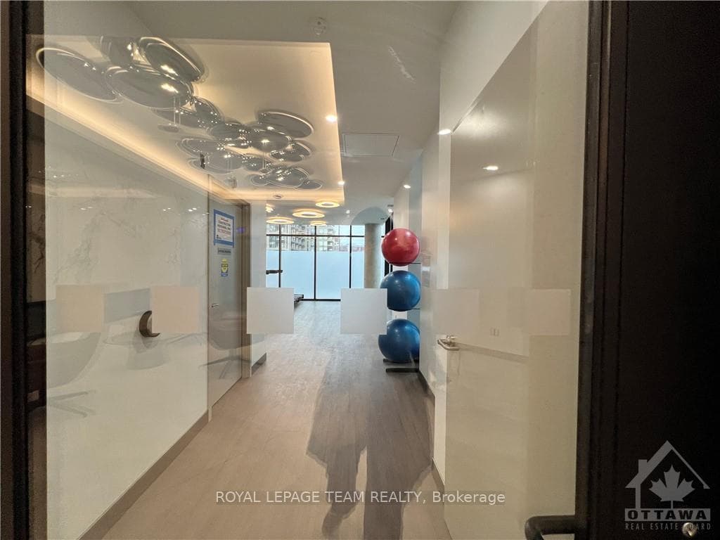 360 DESCHATELETS Avenue Unit 303 photo 5