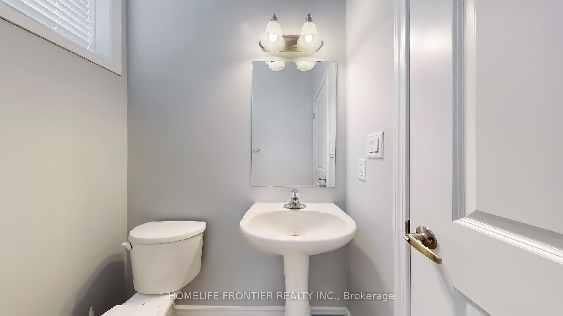 7 Hutt Crescent photo 18