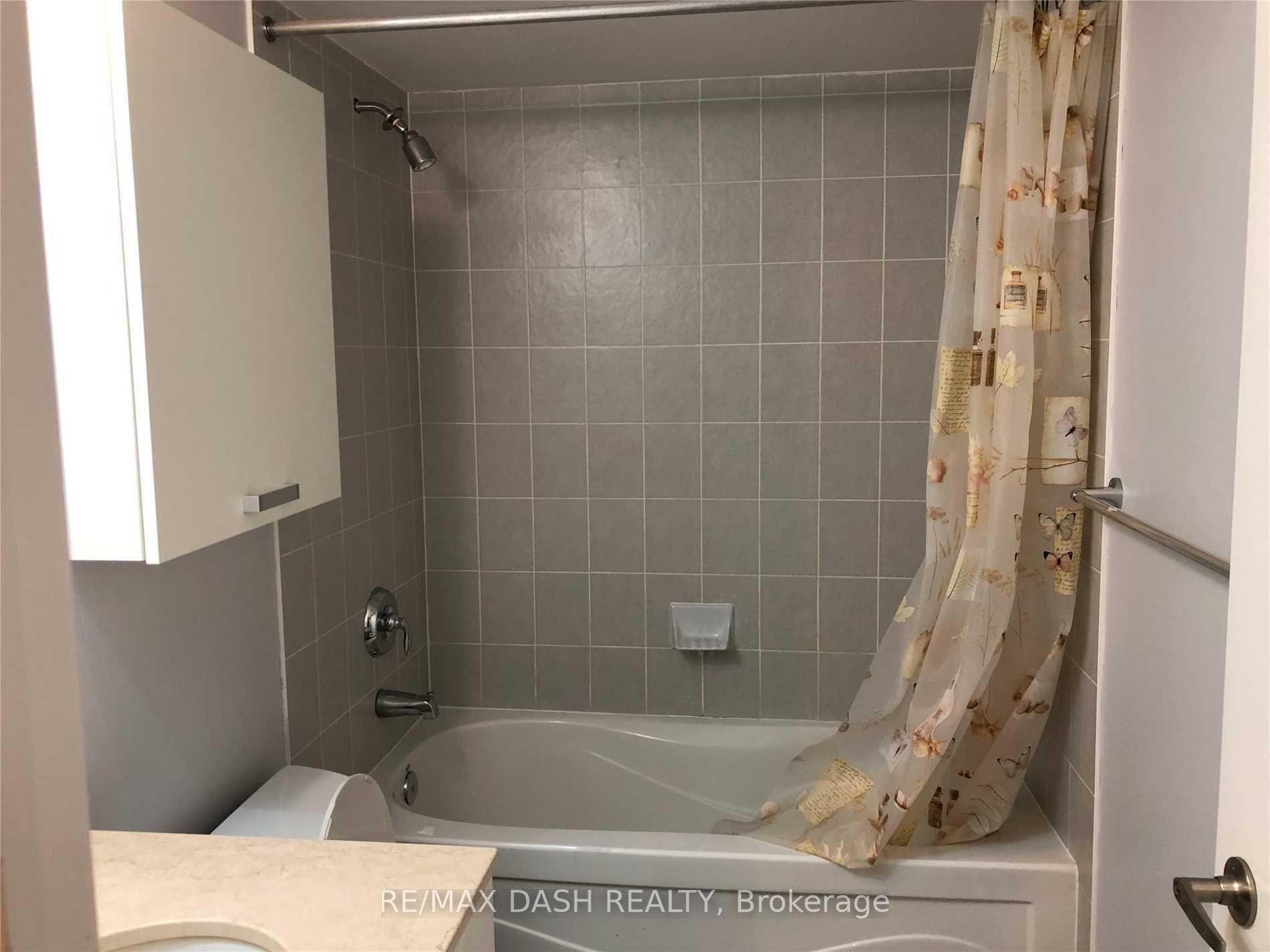 38 Grenville Street Unit 705 photo 8