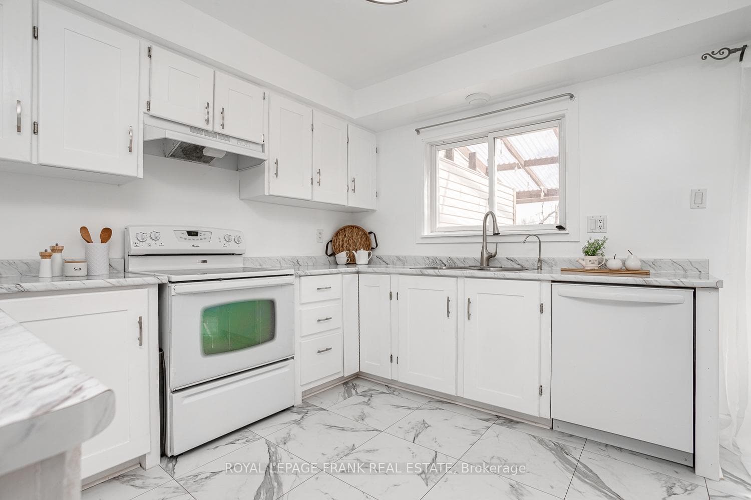 46 Roser Crescent photo 7