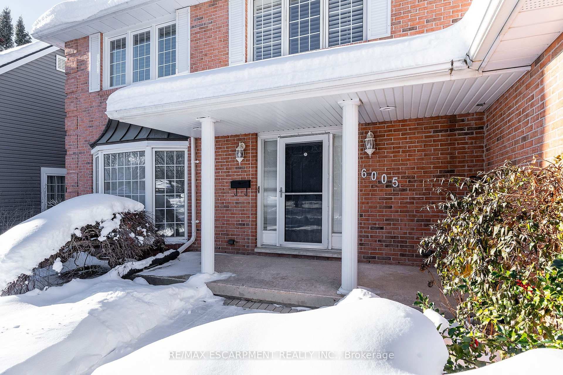 6005 Mountaingate Drive photo 3