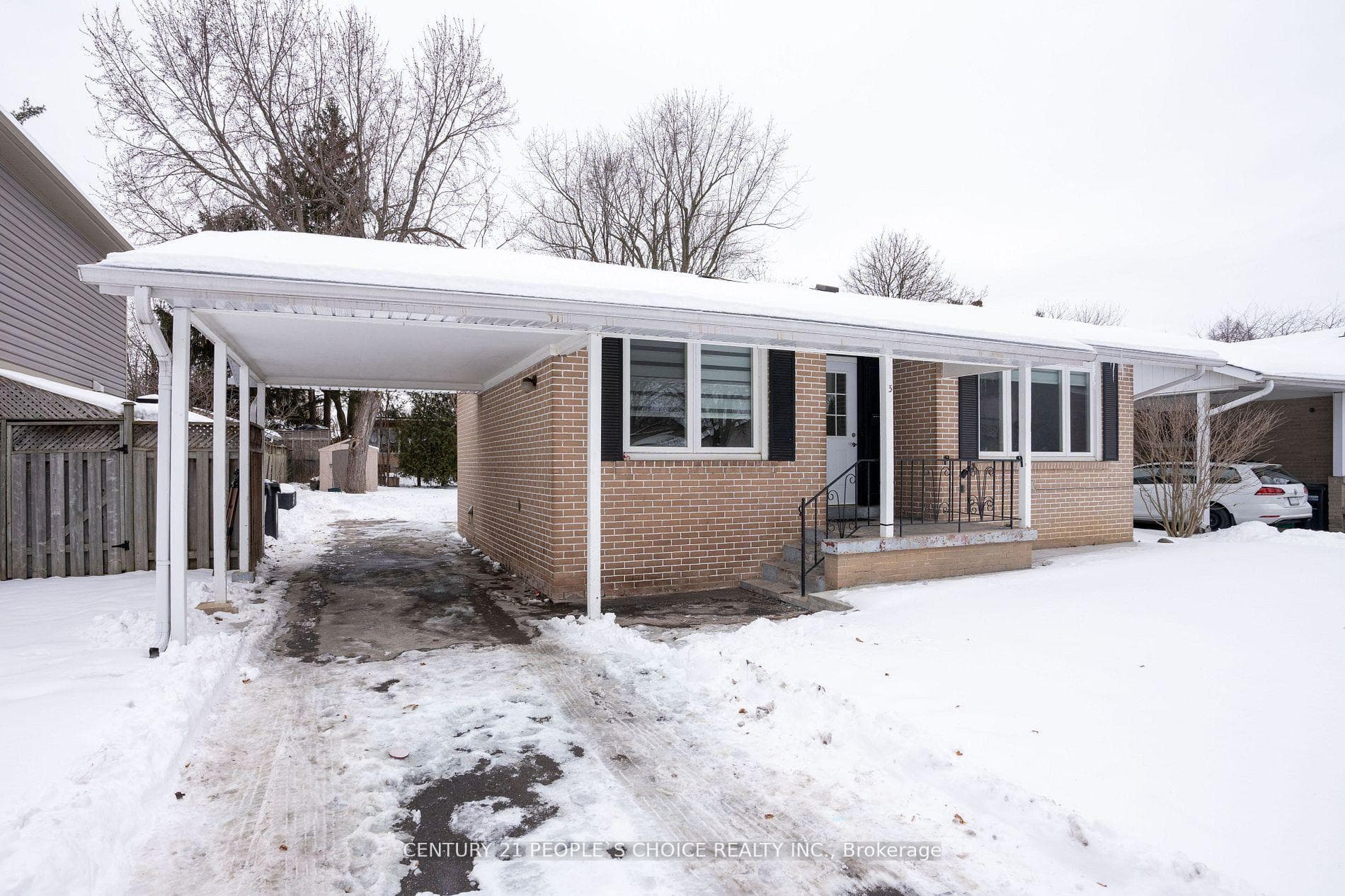 5 Ladore Drive photo 3