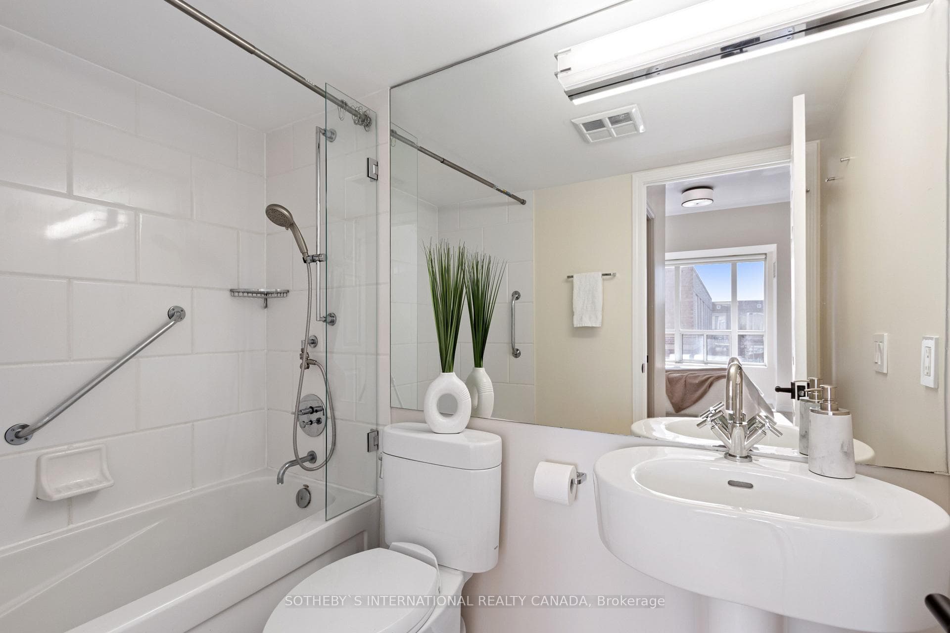 481 Rosewell Avenue Unit 504 photo 12