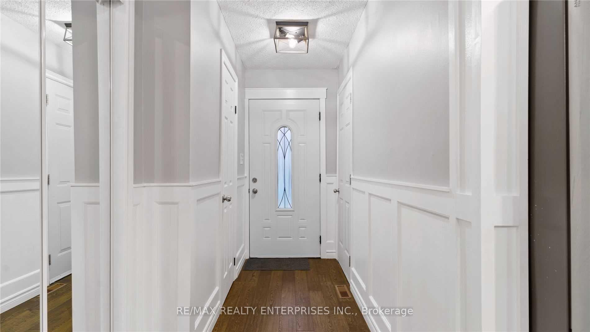 1117 Venus Crescent photo 2