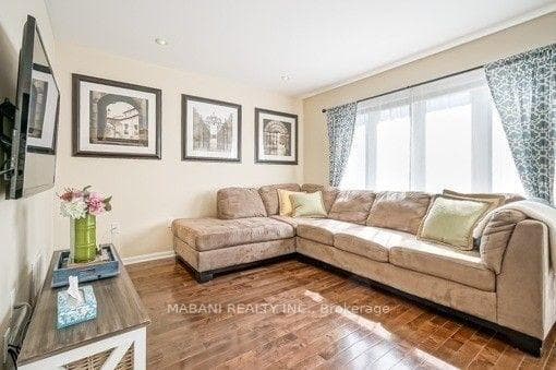 3 Van Fleet Terrace photo 4