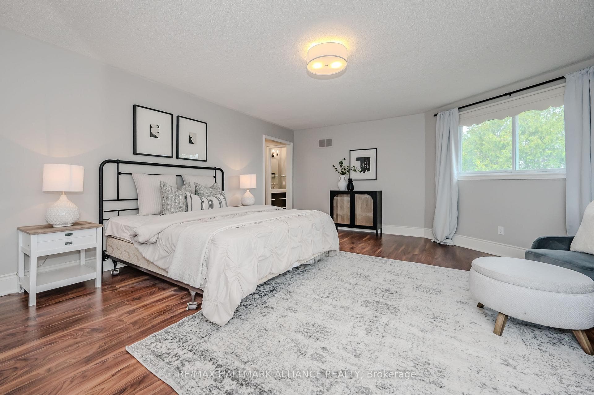 2080 Wincanton Crescent photo 21