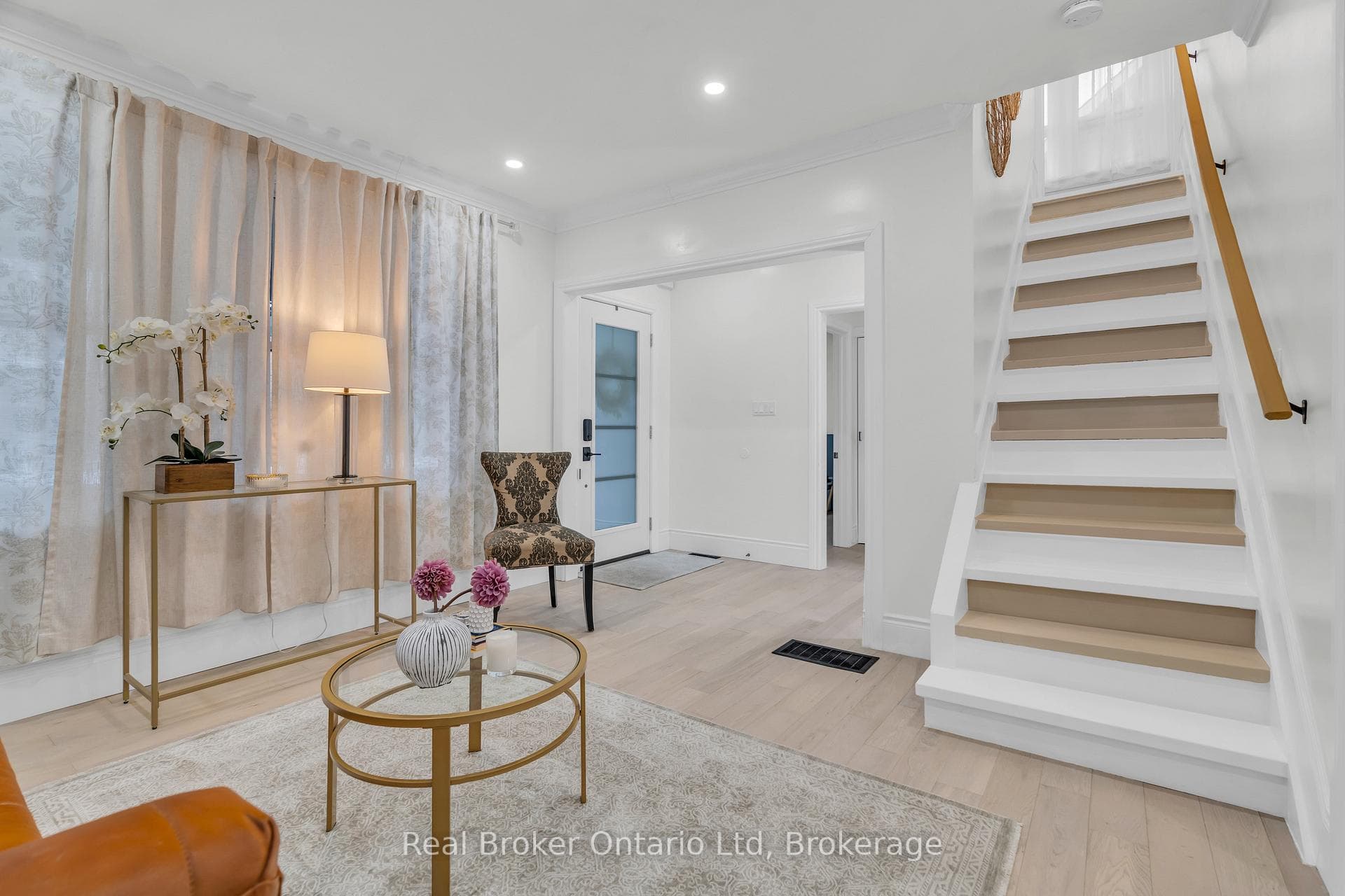 445 Moore Street photo 3