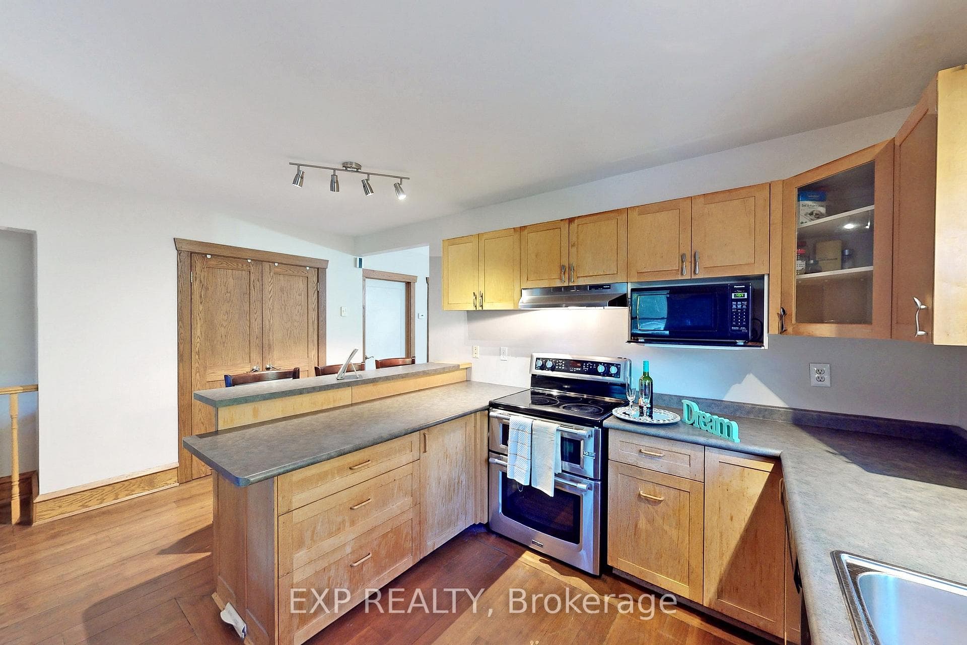 1 Caseley Drive photo 18