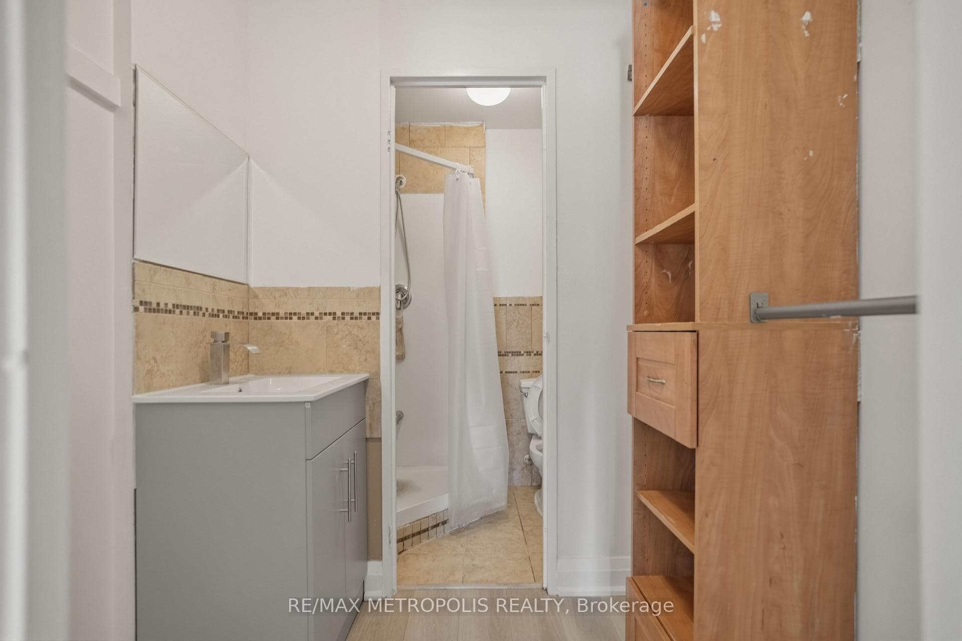 100 Mornelle Court Unit 2026 photo 17