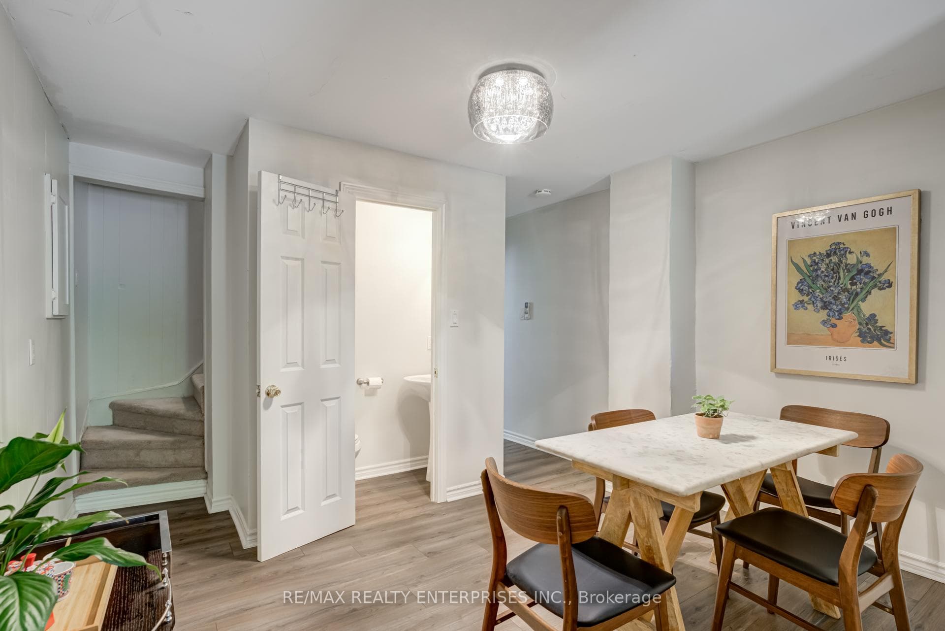 42 Roslin Avenue photo 33
