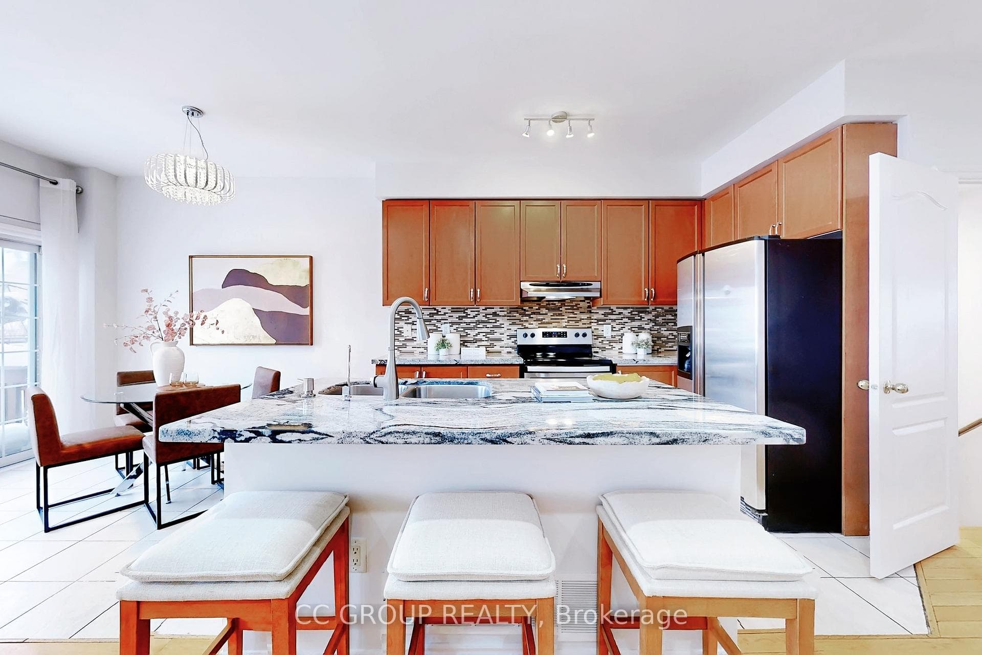 17 Lander Crescent photo 13