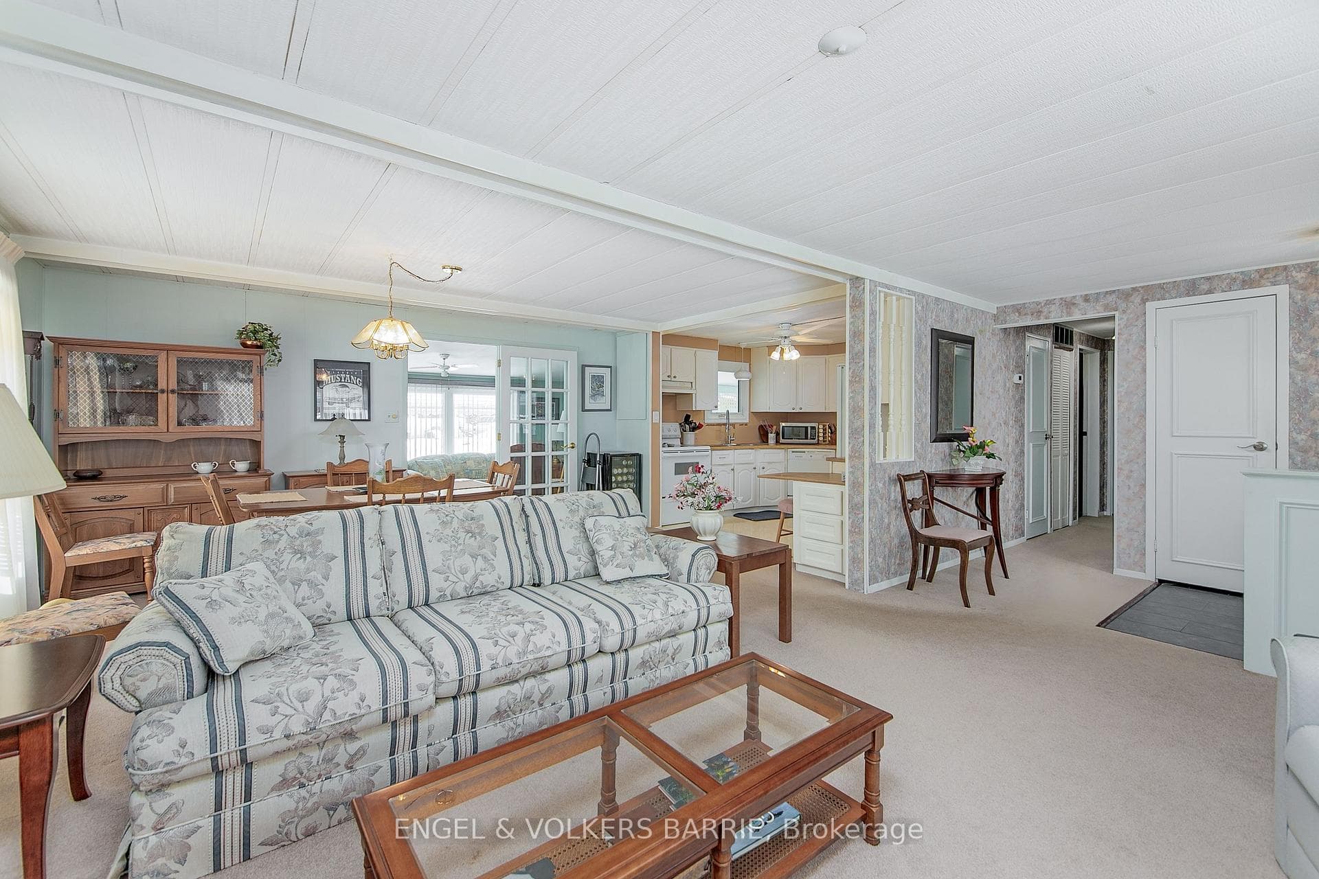 726-8 Honeysuckle Lane photo 7