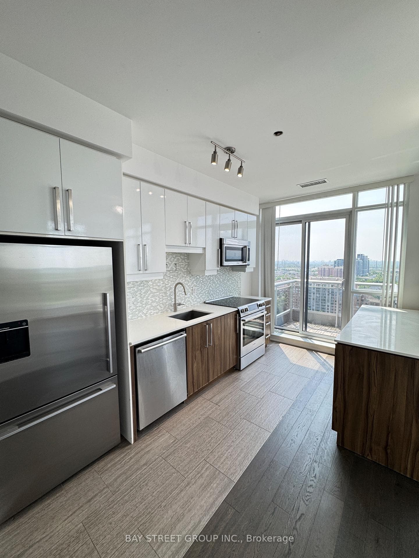 9205 YONGE Street Unit 2007 photo 13