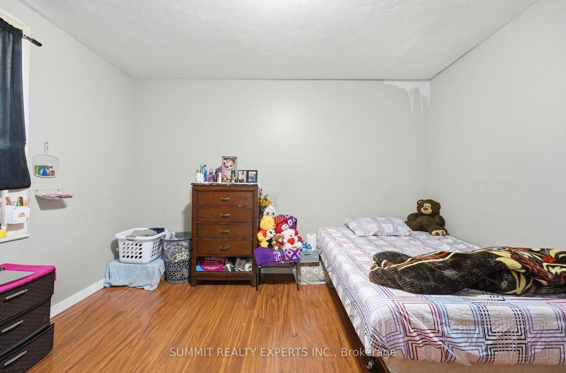 225 Ainsile Street photo 34