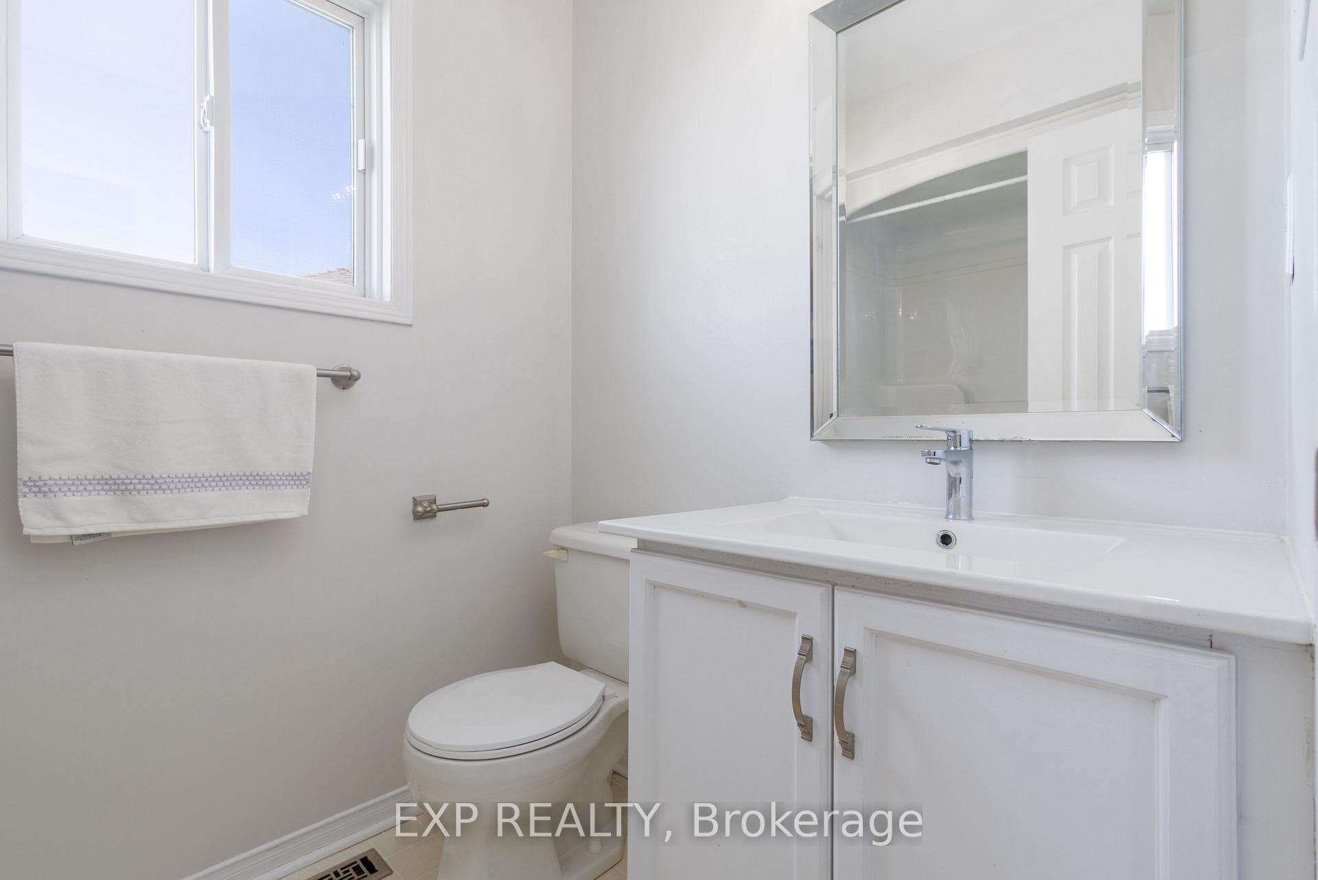 192 Pickett Crescent photo 19