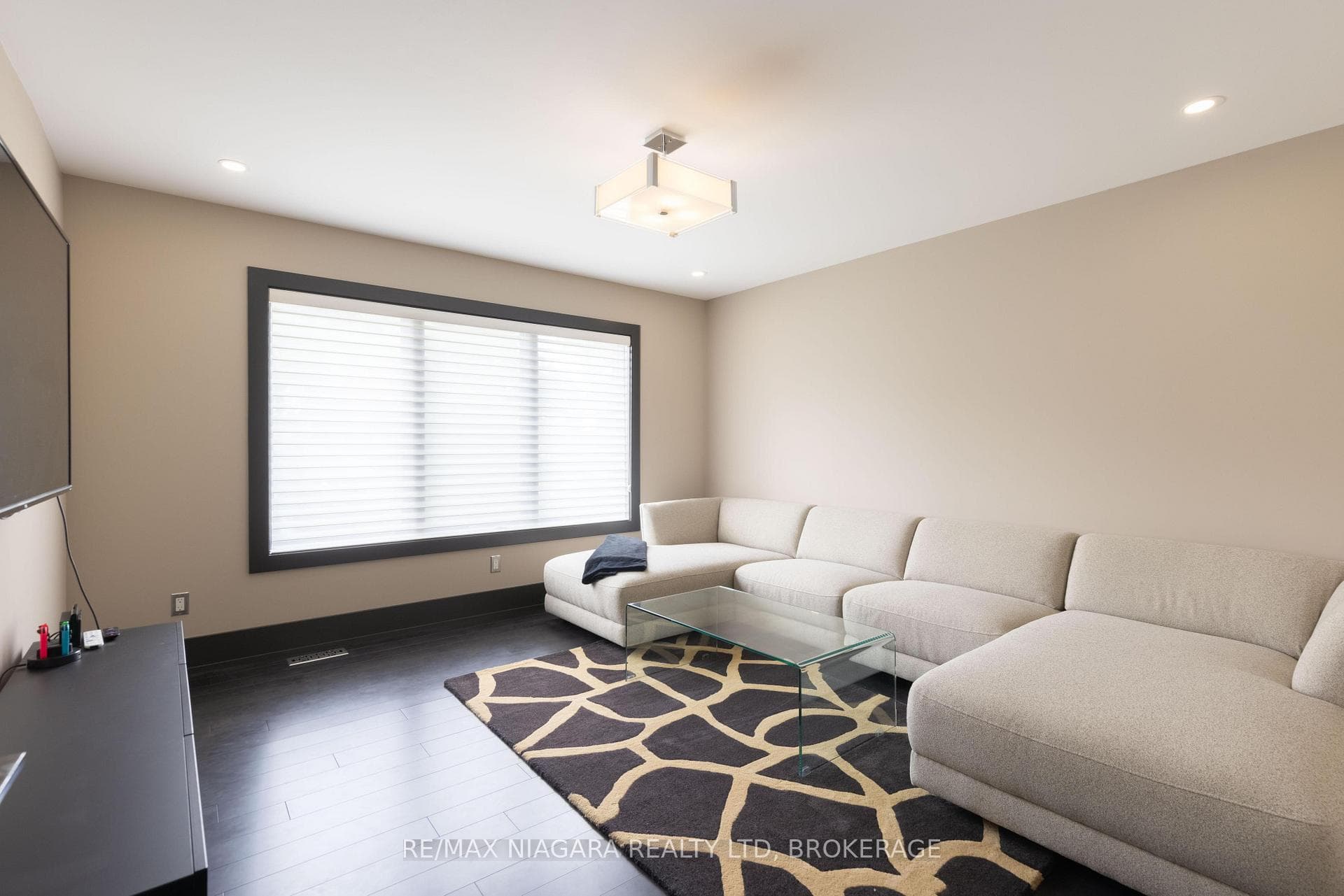 362 Niagara Boulevard photo 32