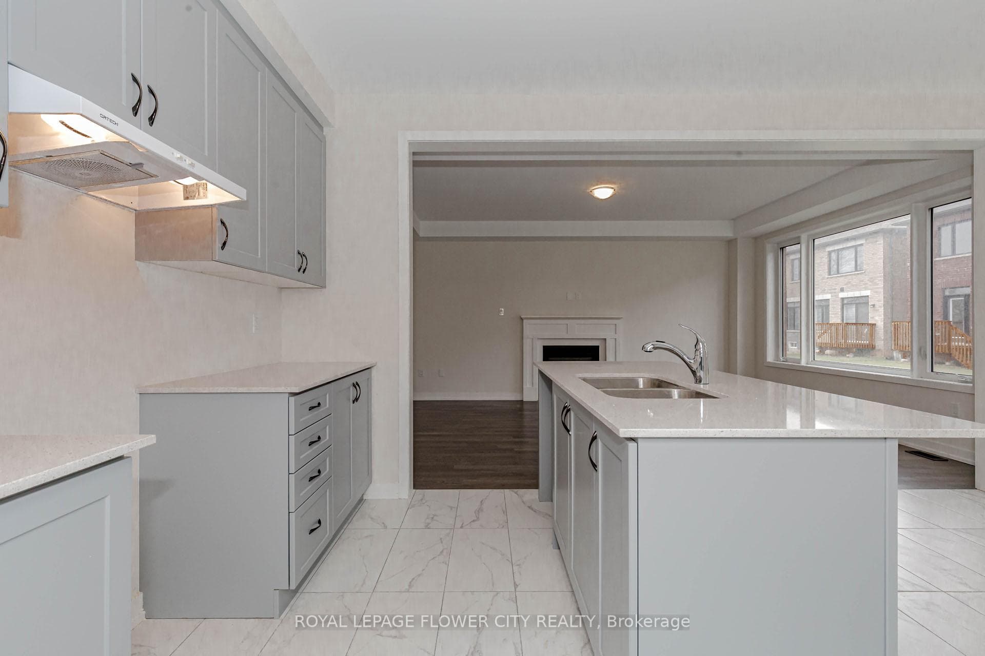 129 Henshaw Drive photo 14