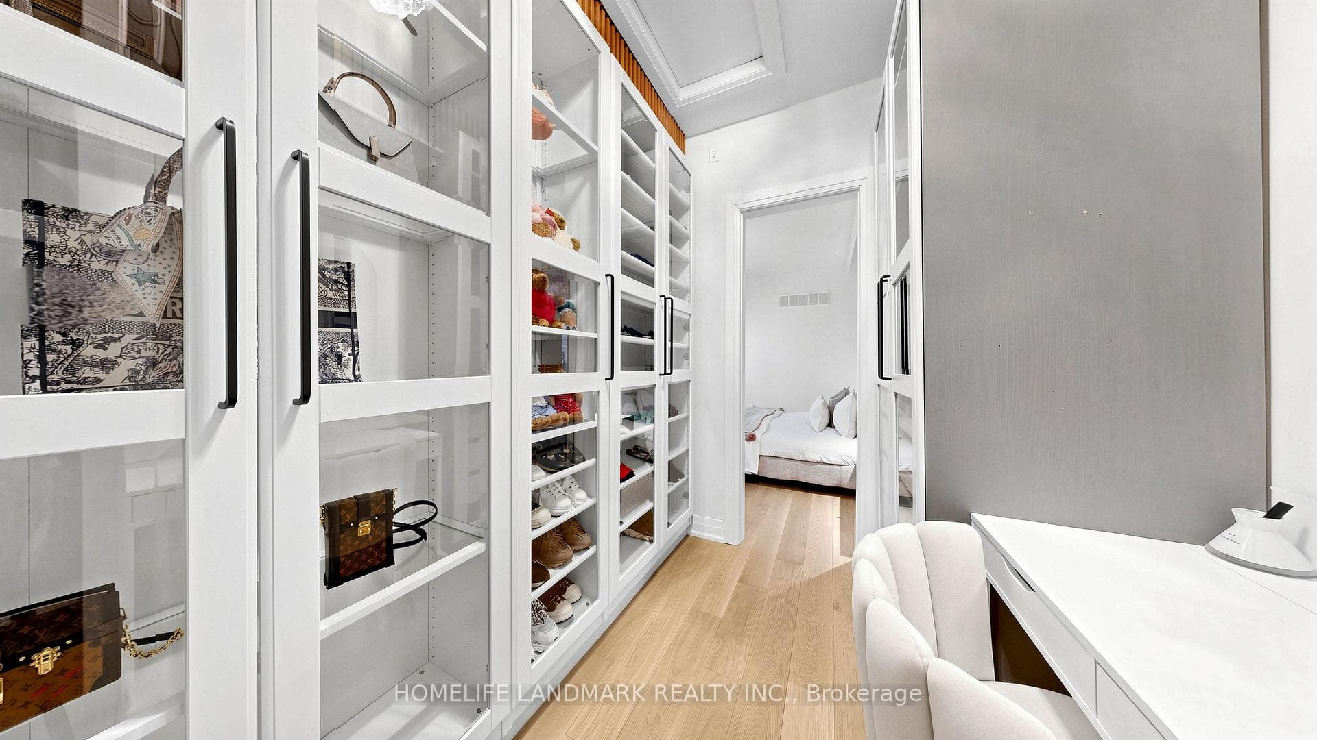 567 New England Court photo 18