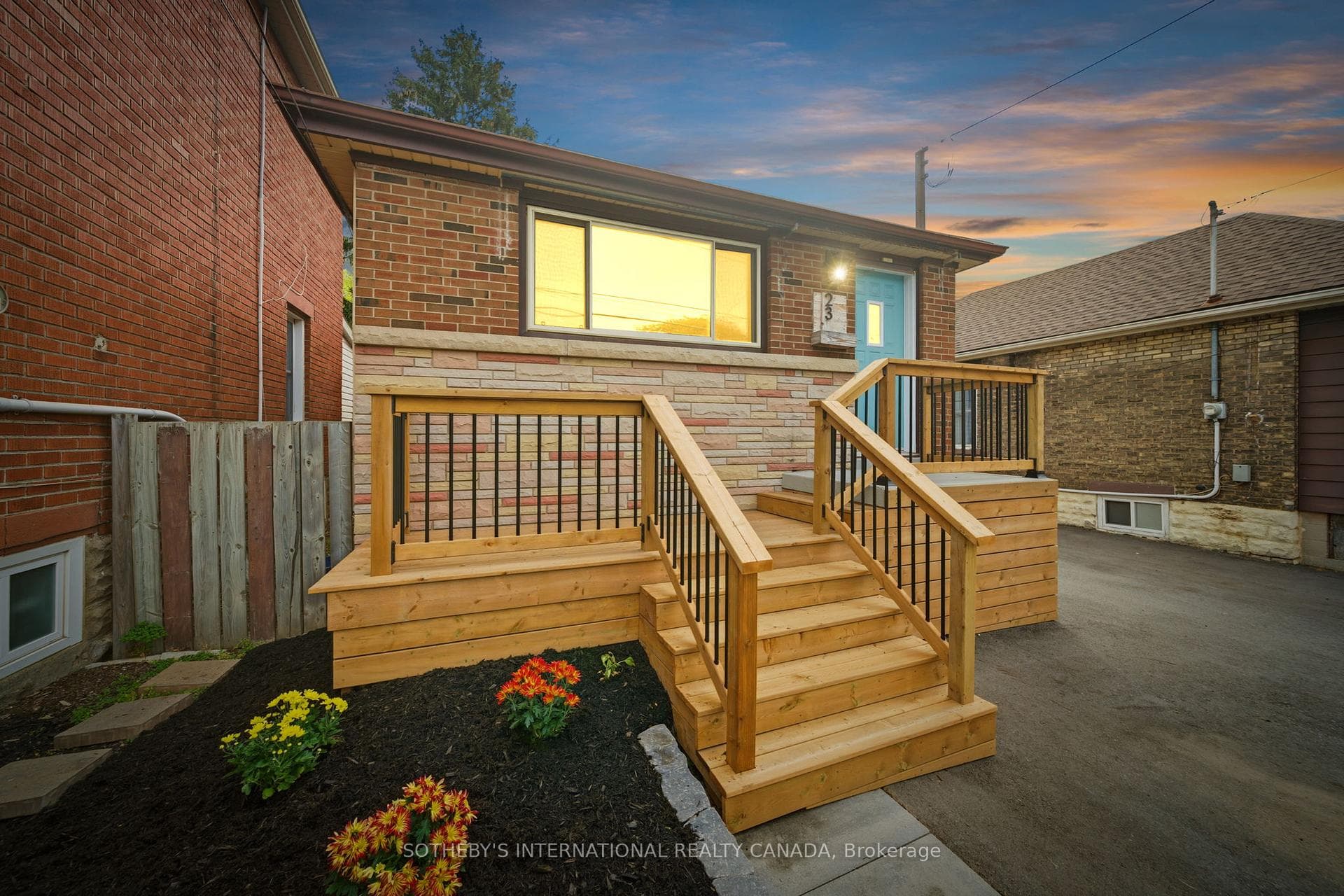 23 East 16th Street photo 1