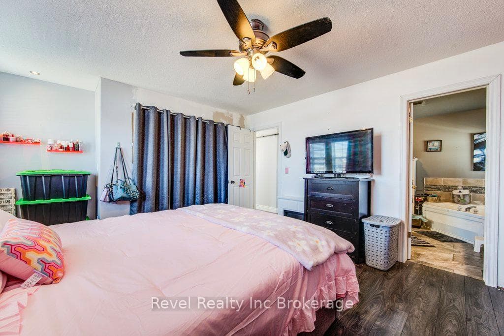 733 Southwood Way photo 20