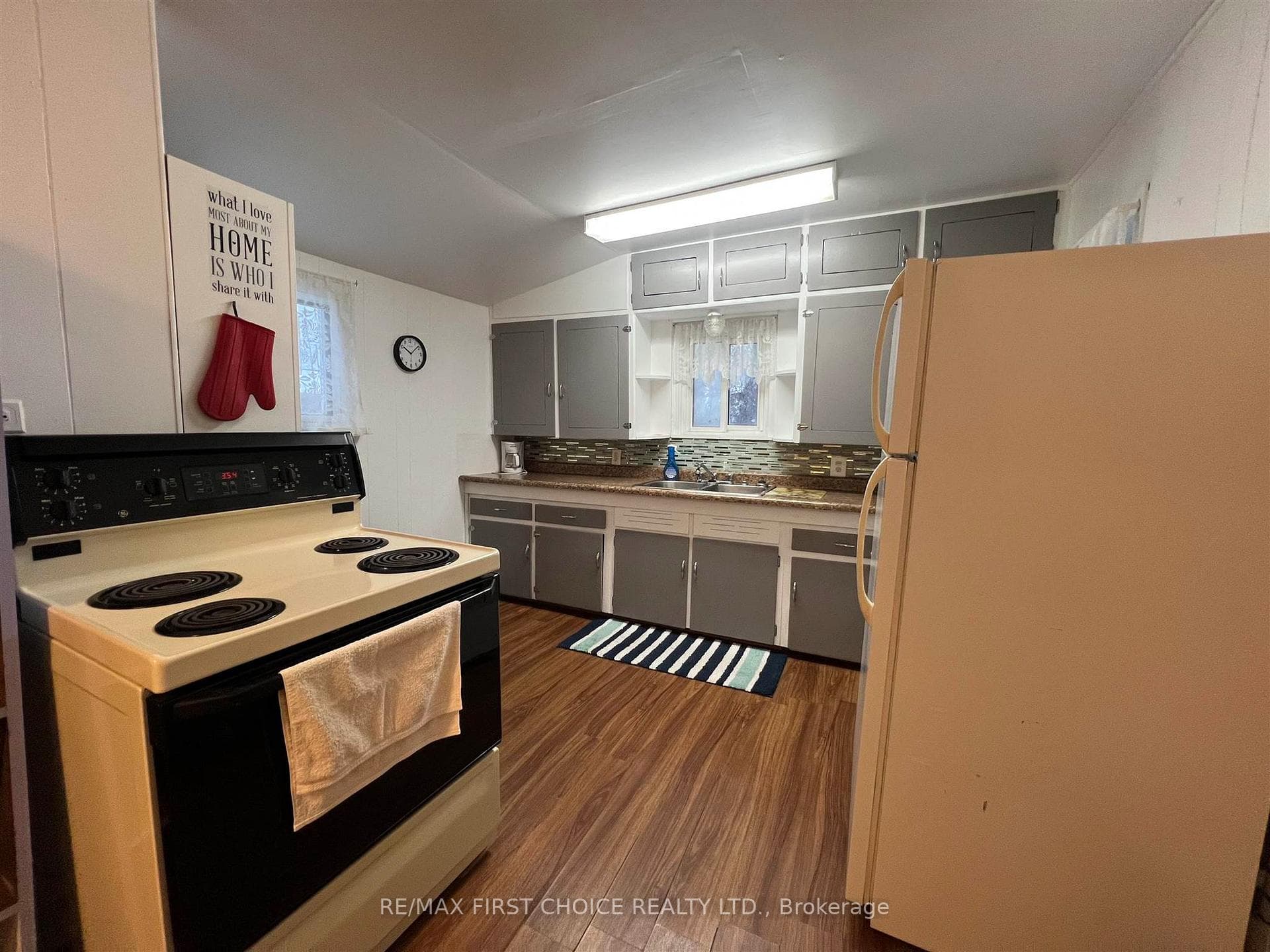 512 Armit Avenue photo 5