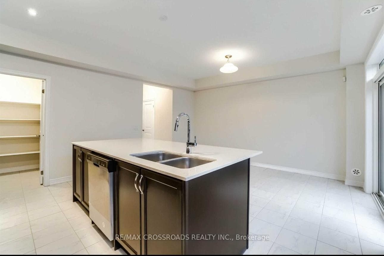 19 Icemaker Way photo 17