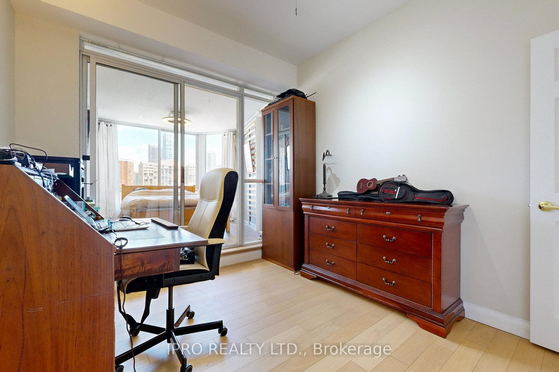 2nd bedroom 2