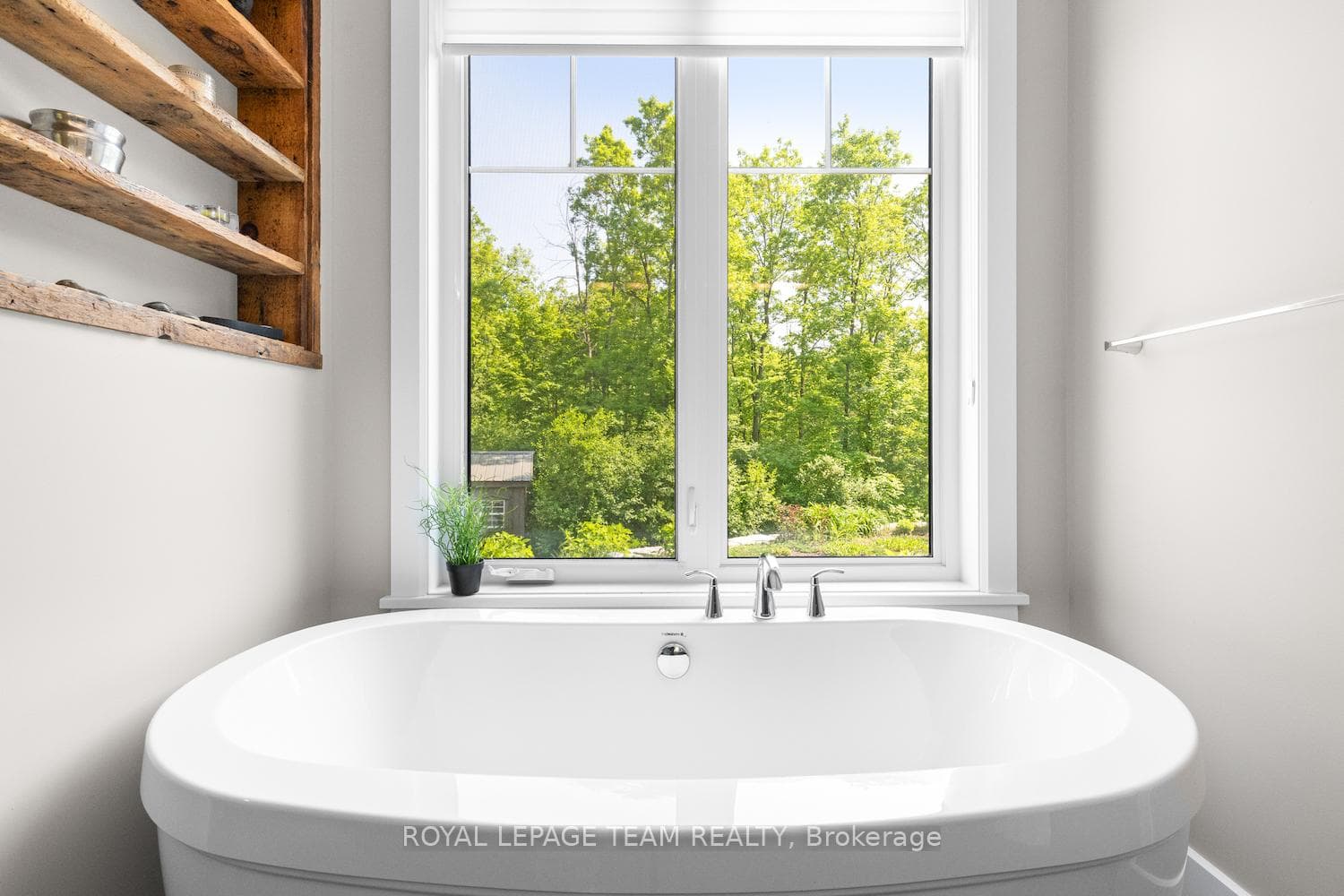 106 Tyndale Court photo 25