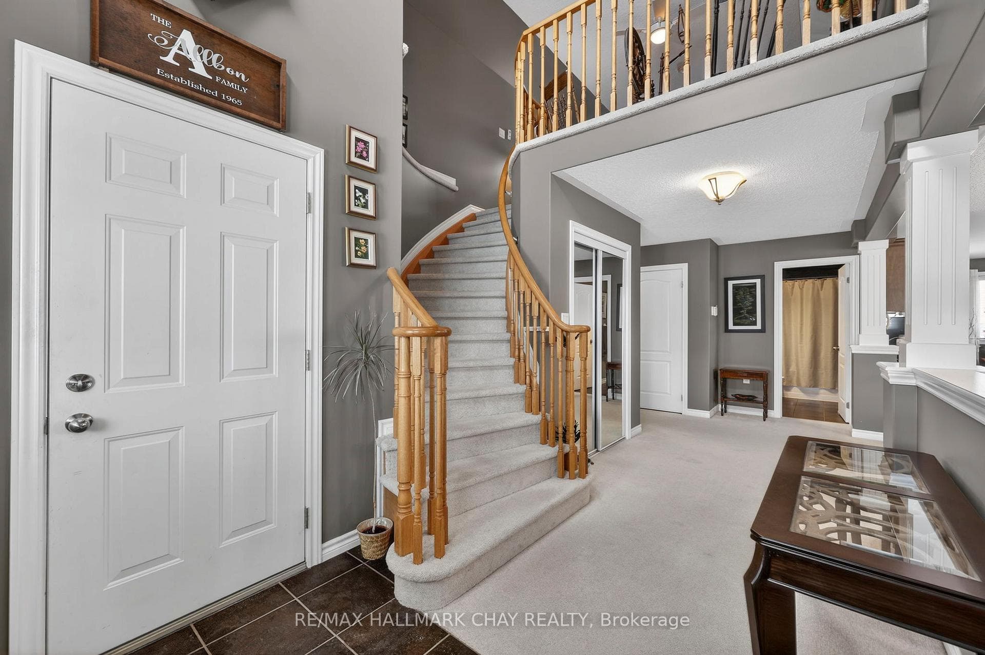 STAIRS TO LOFT