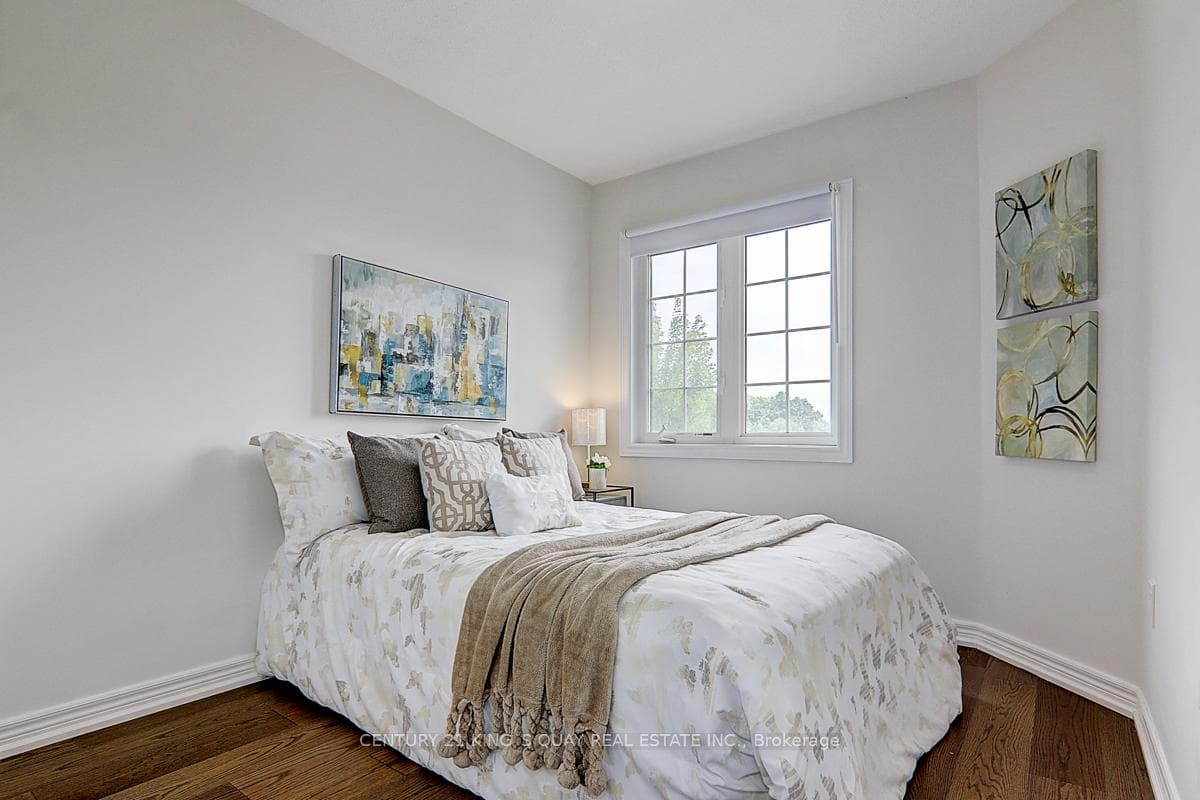 852 Castlemore Avenue photo 24