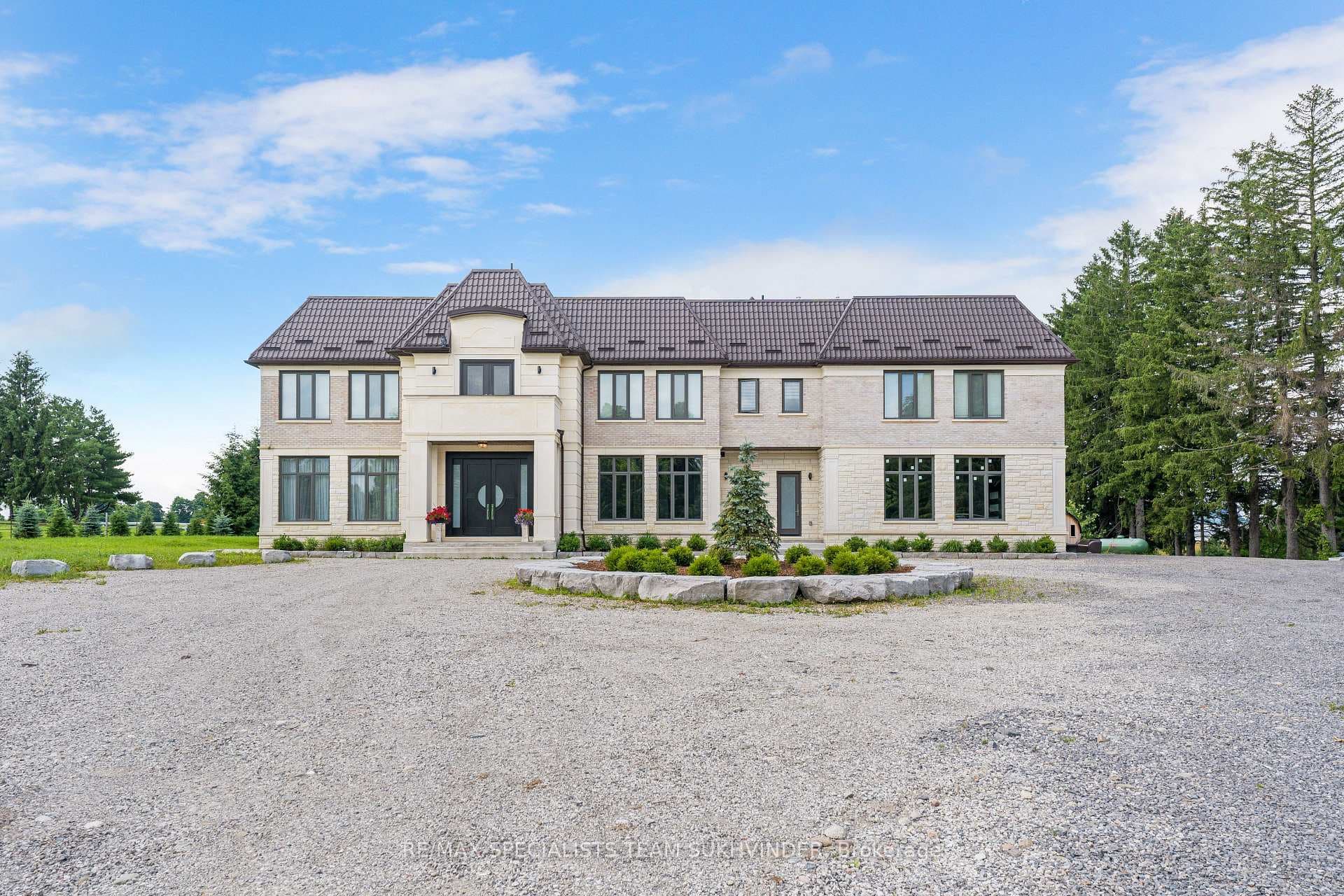 15696 Kennedy Road photo 3
