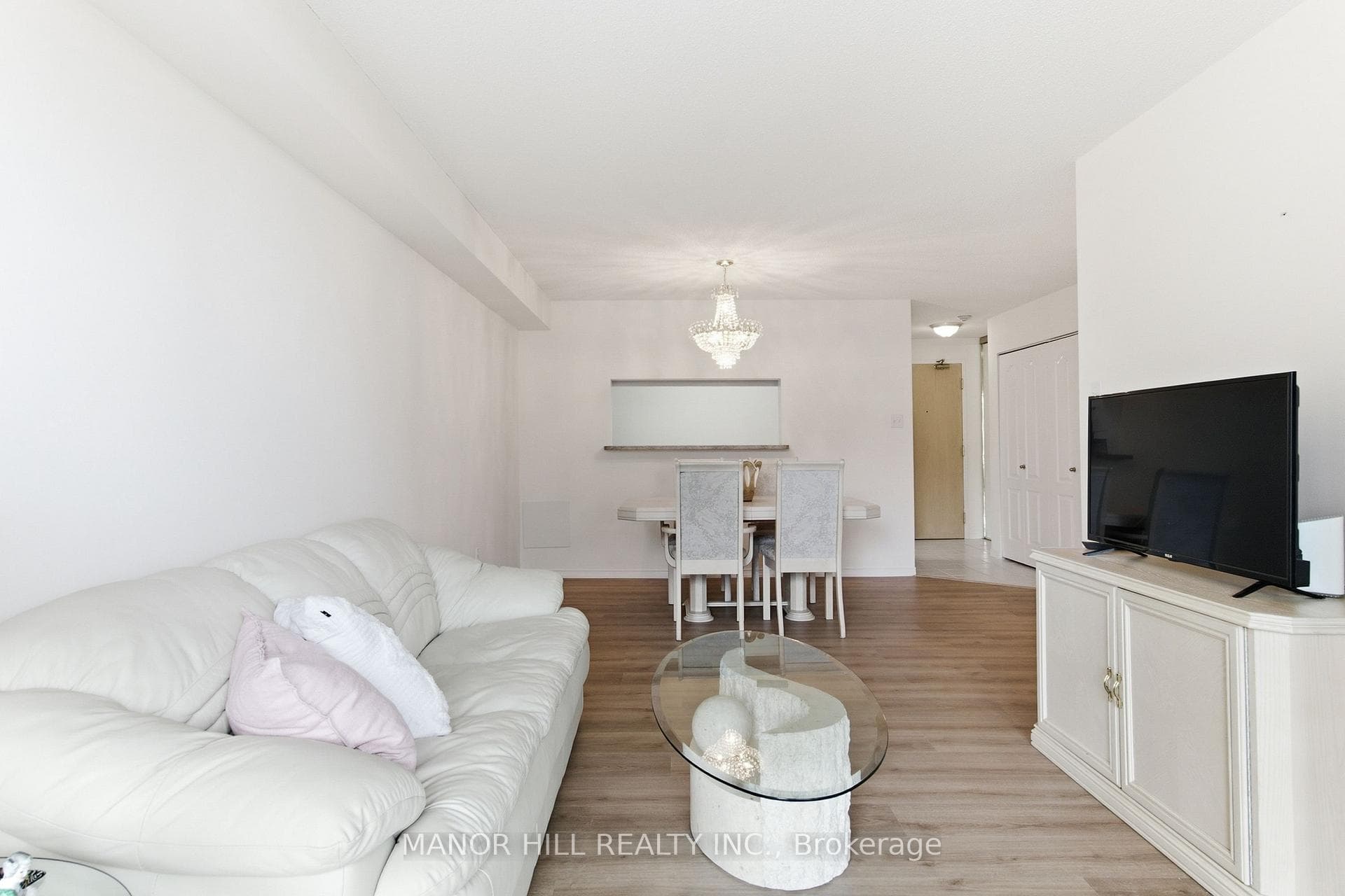 11 Townsgate Drive Unit 814 photo 13