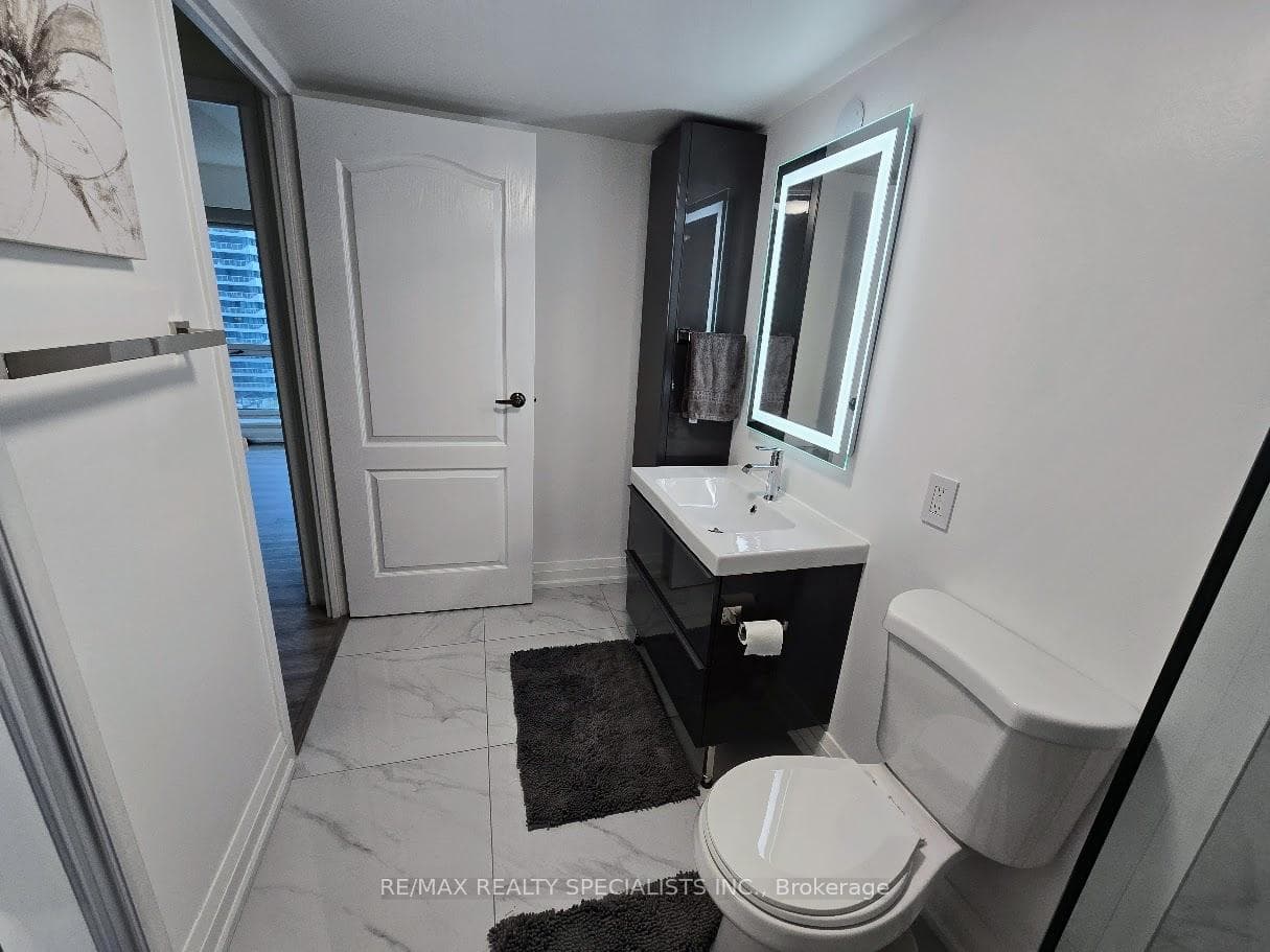 10 YONGE Street Unit 1807 photo 25
