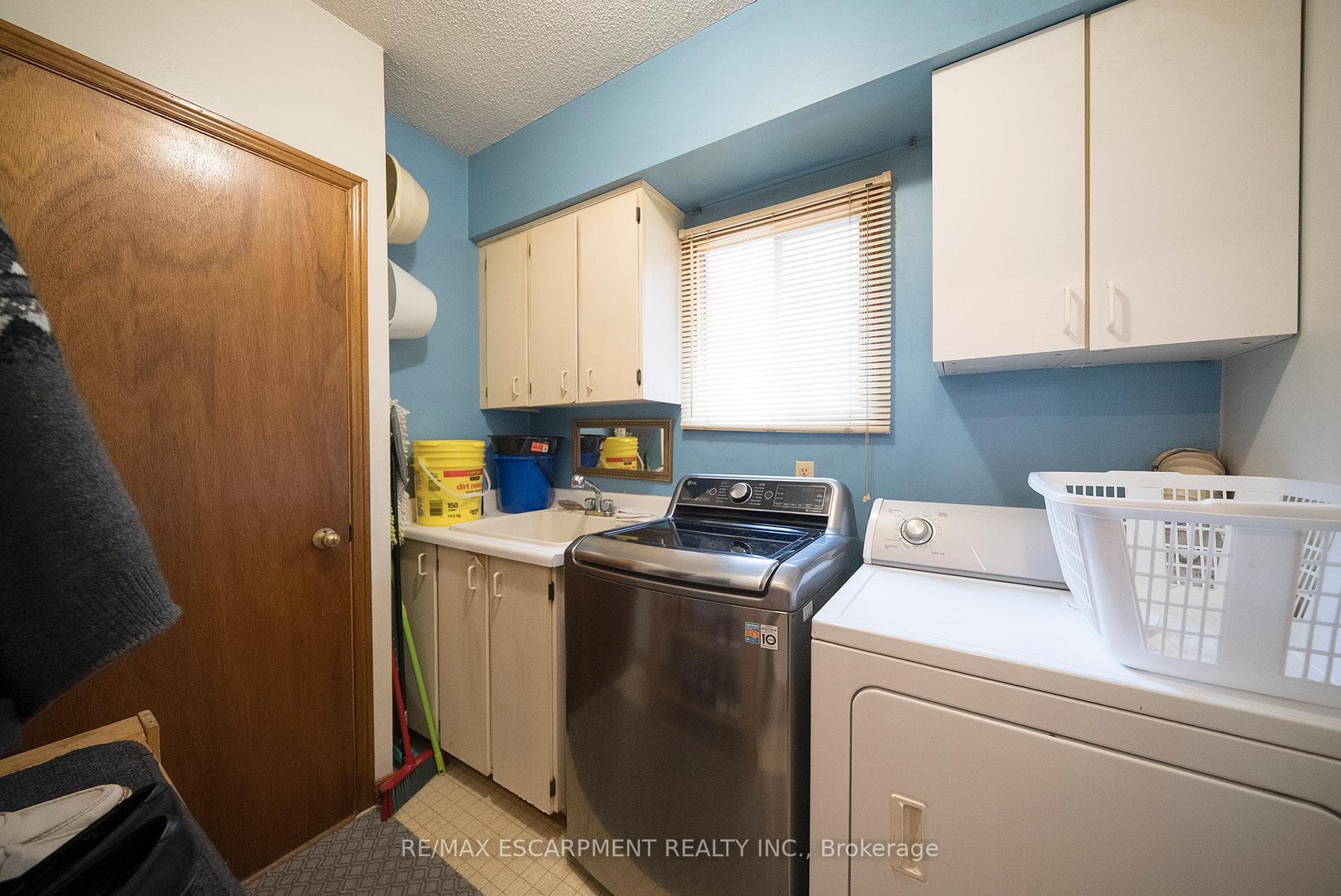 2057 Wincanton Crescent photo 17