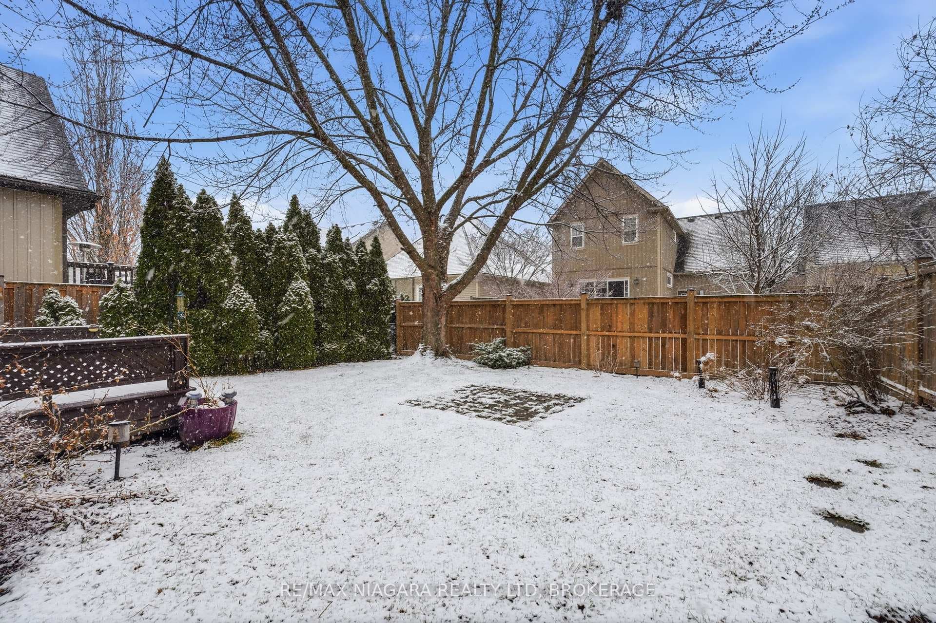 41 Frontier Drive photo 32