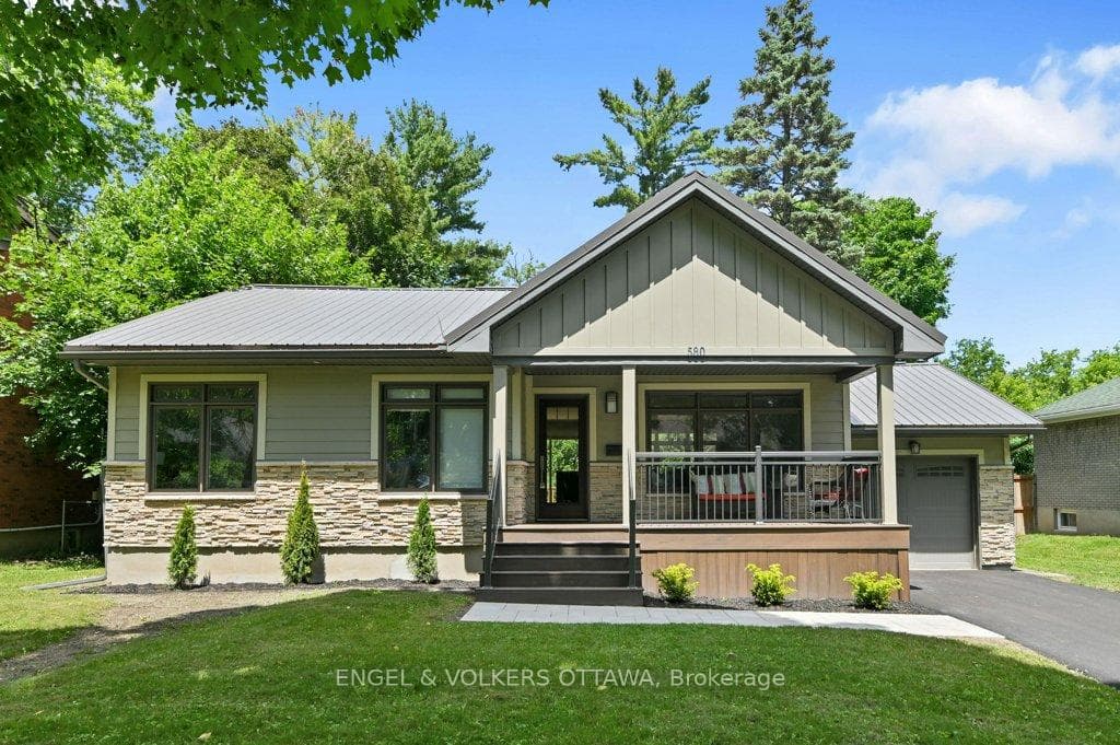 580 Thessaly Circle photo 2