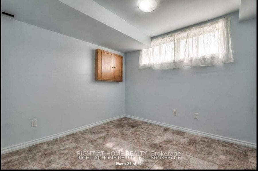 2194 St Clair Avenue photo 8